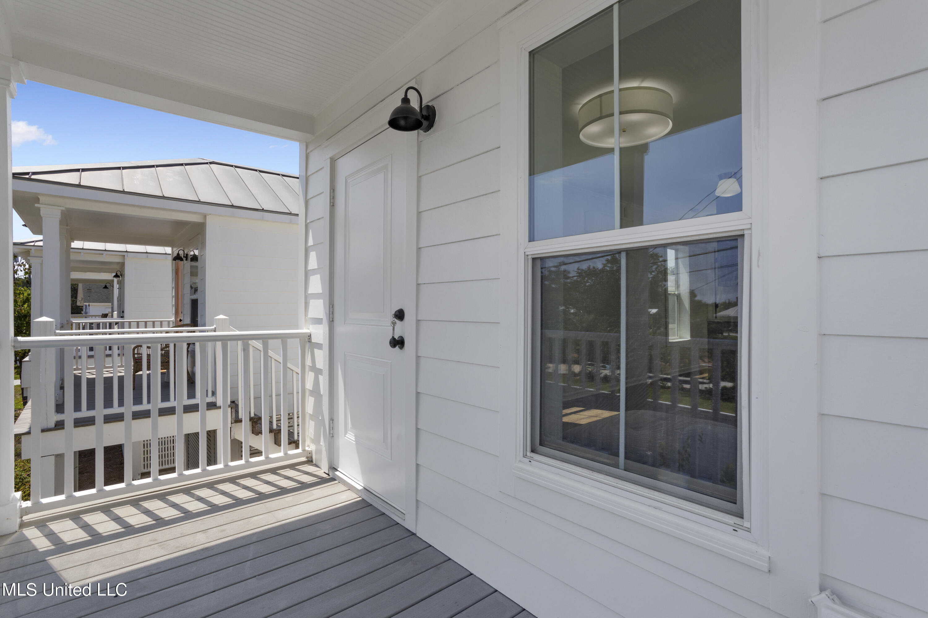 215 E Second Street, 38b