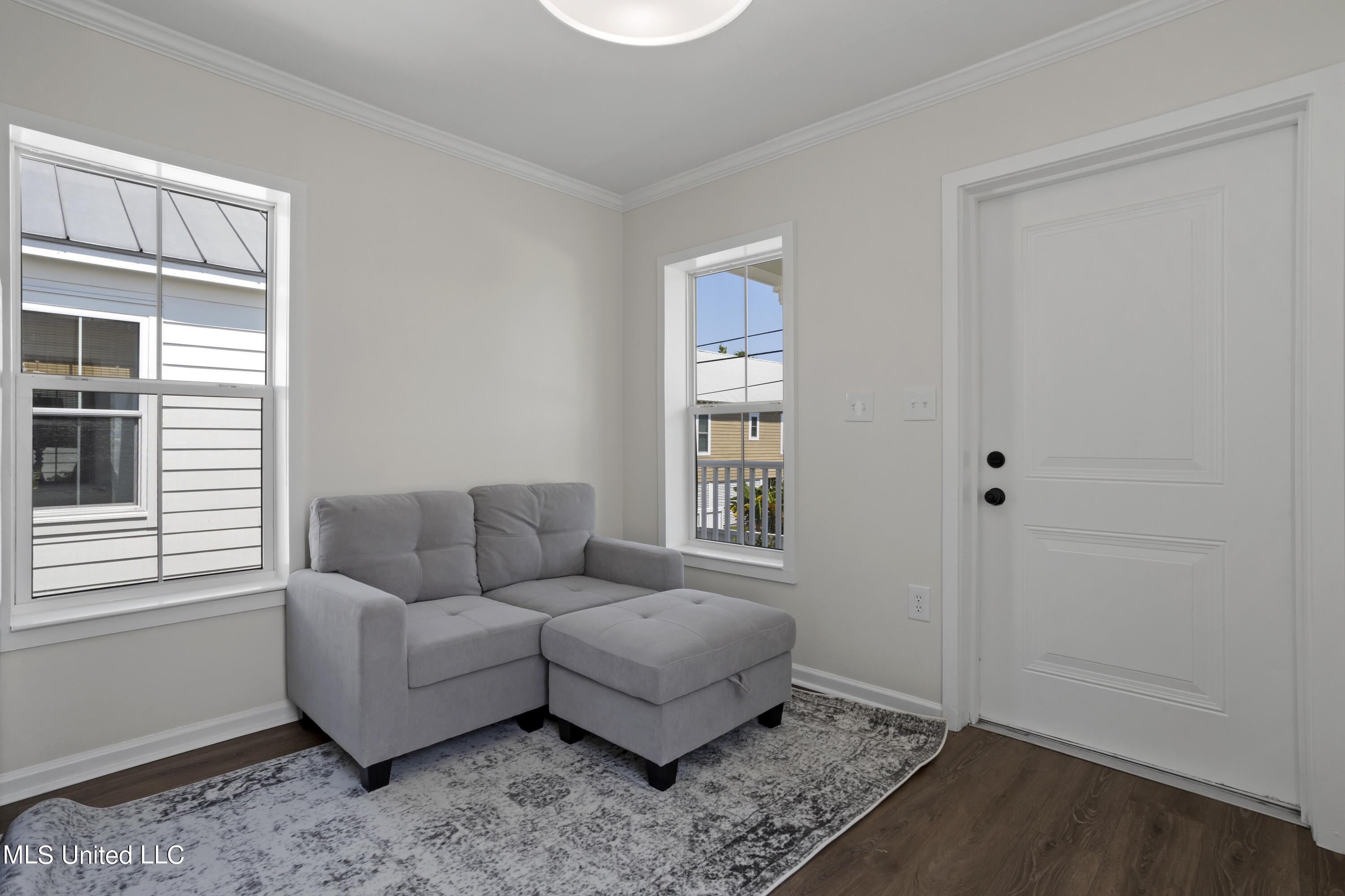 215 E Second Street, 38b