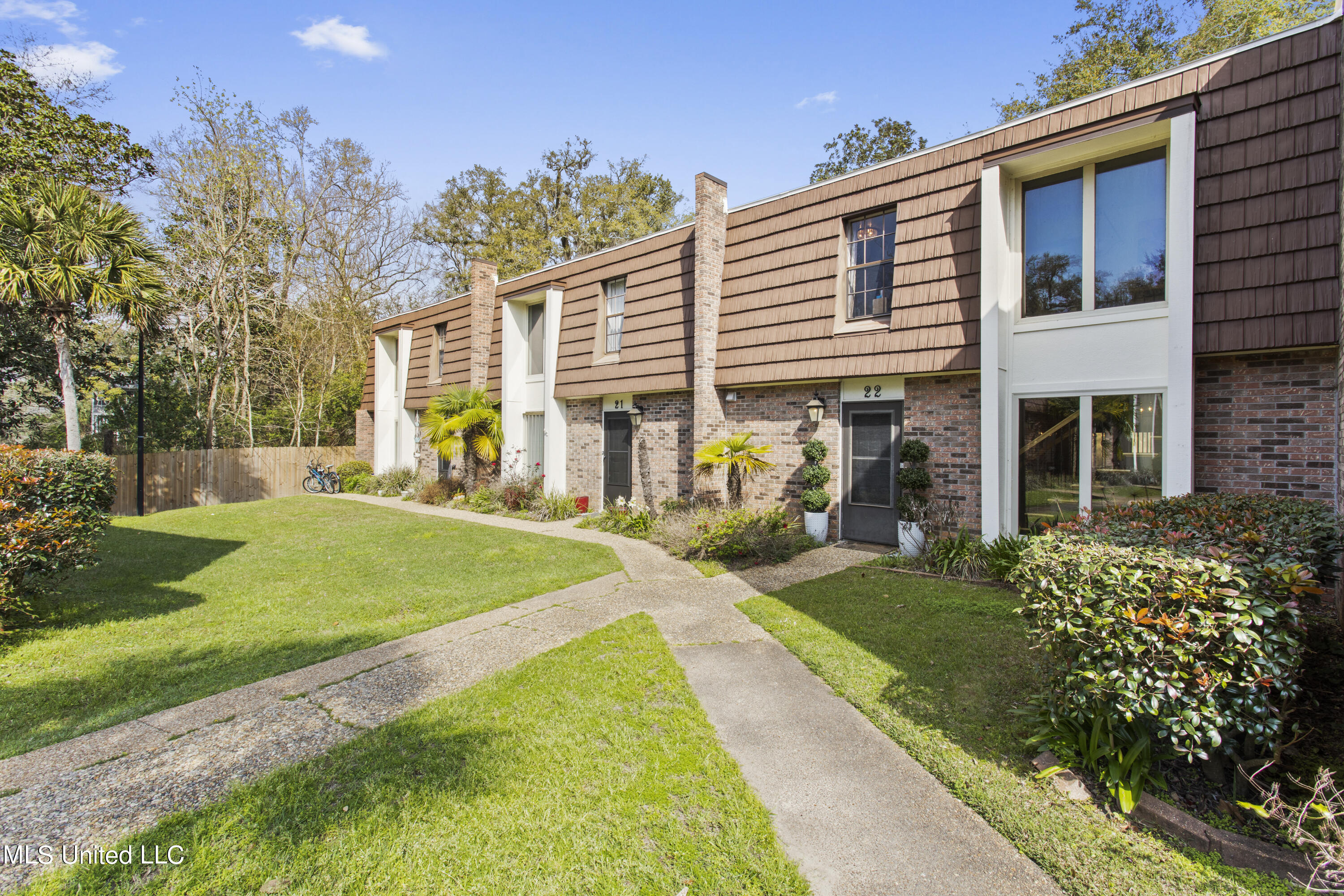 527 Front Beach, 22