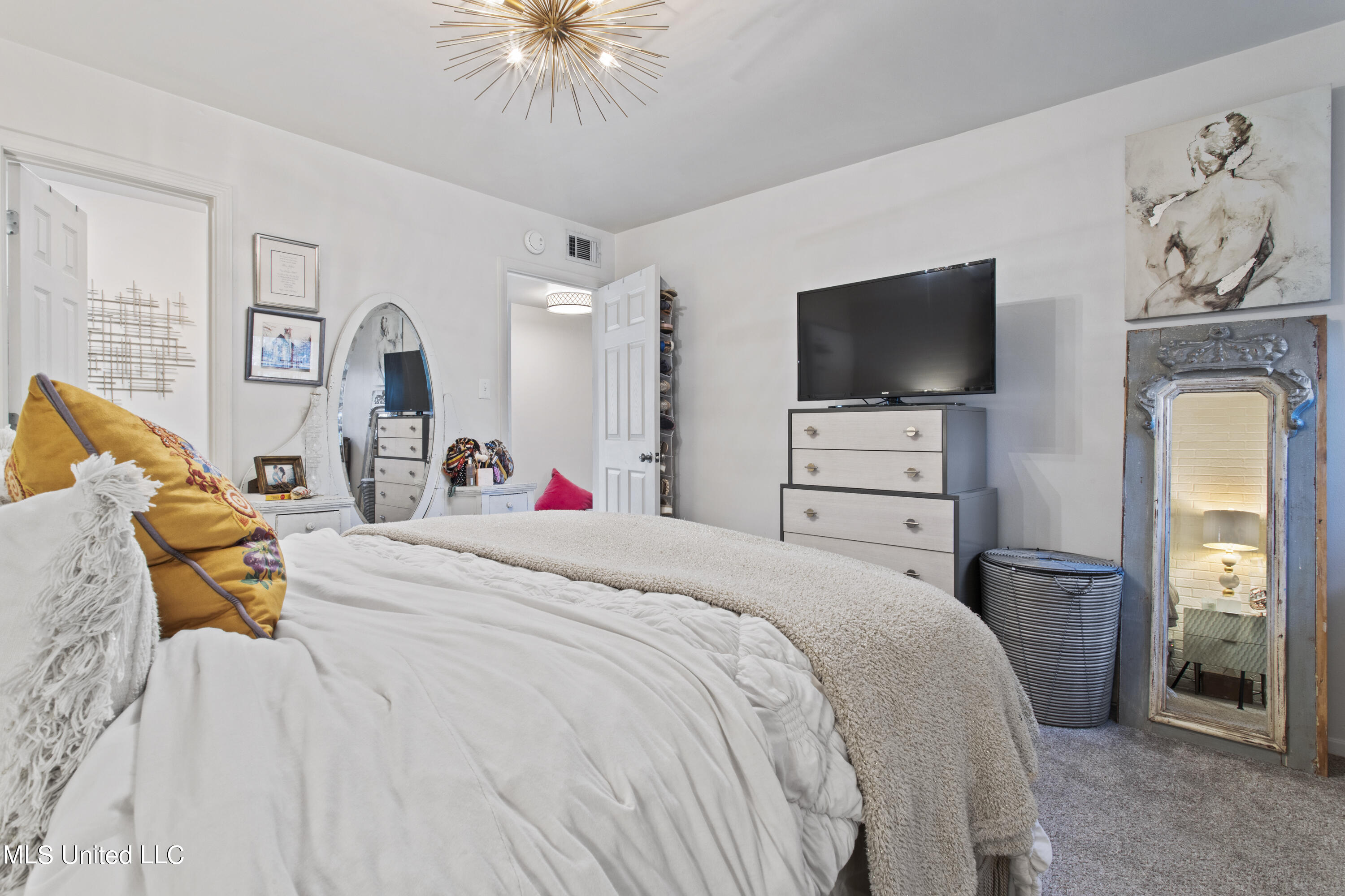 527 Front Beach, 22