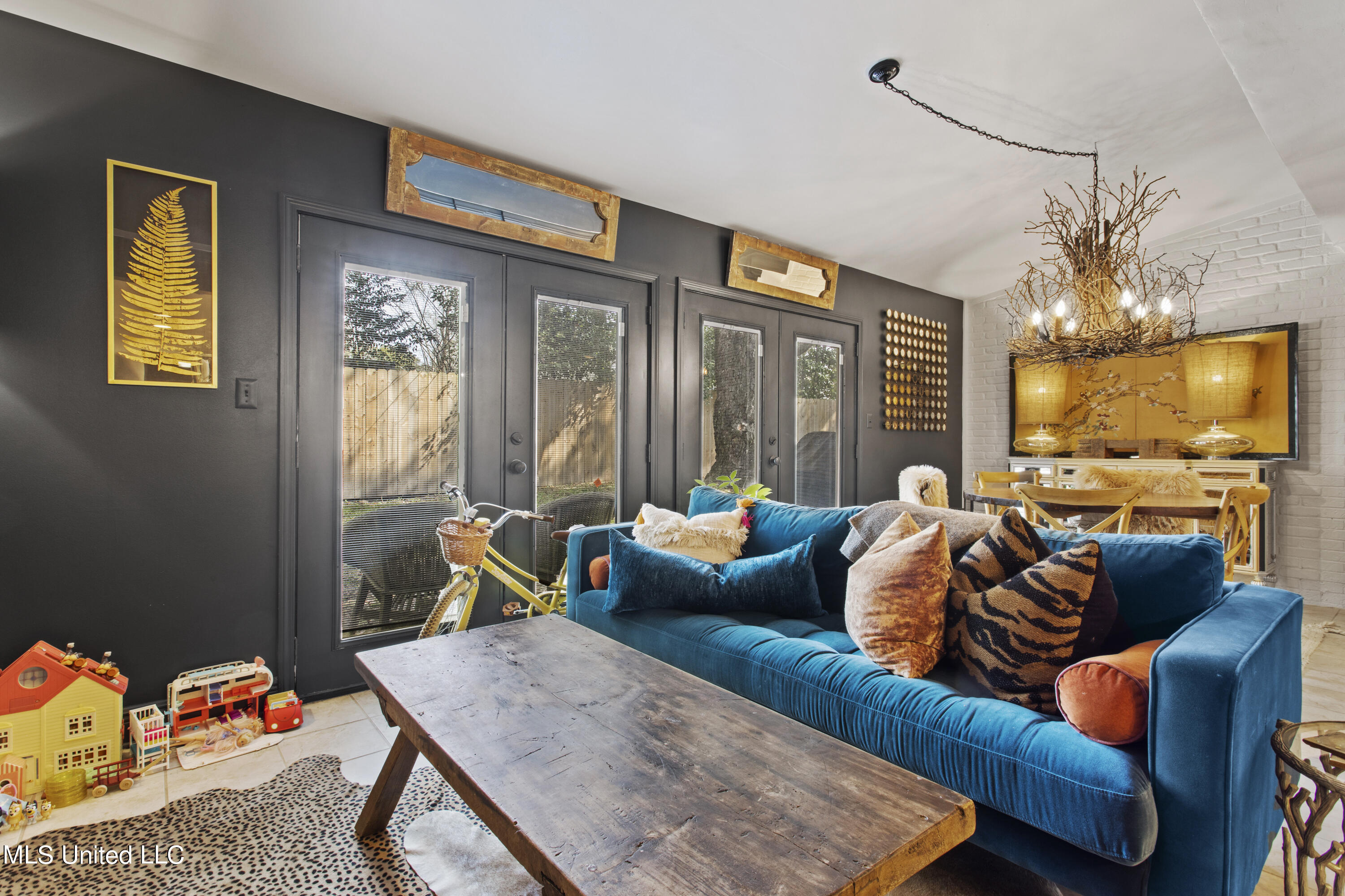 527 Front Beach, 22
