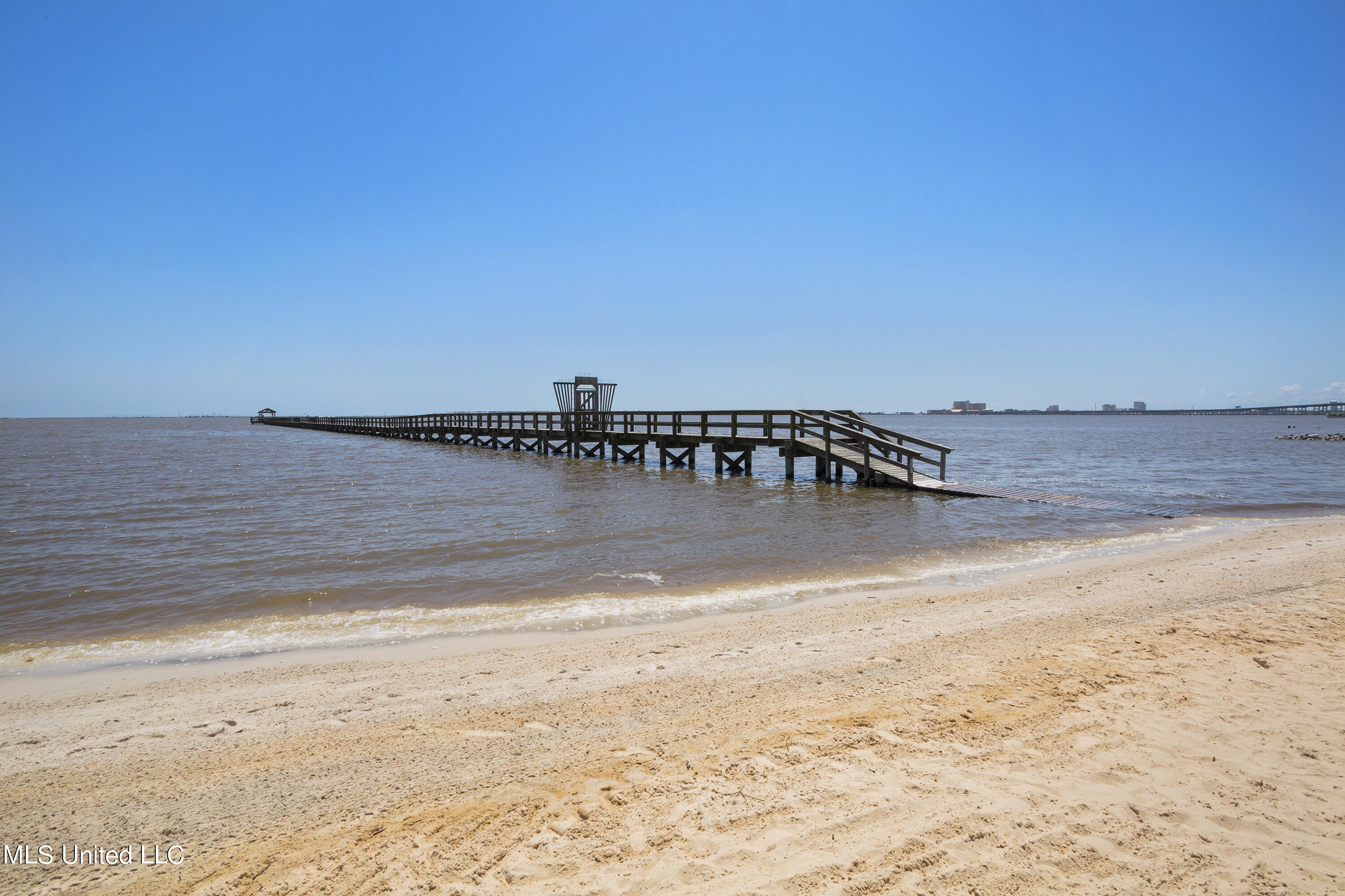 527 Front Beach, 22