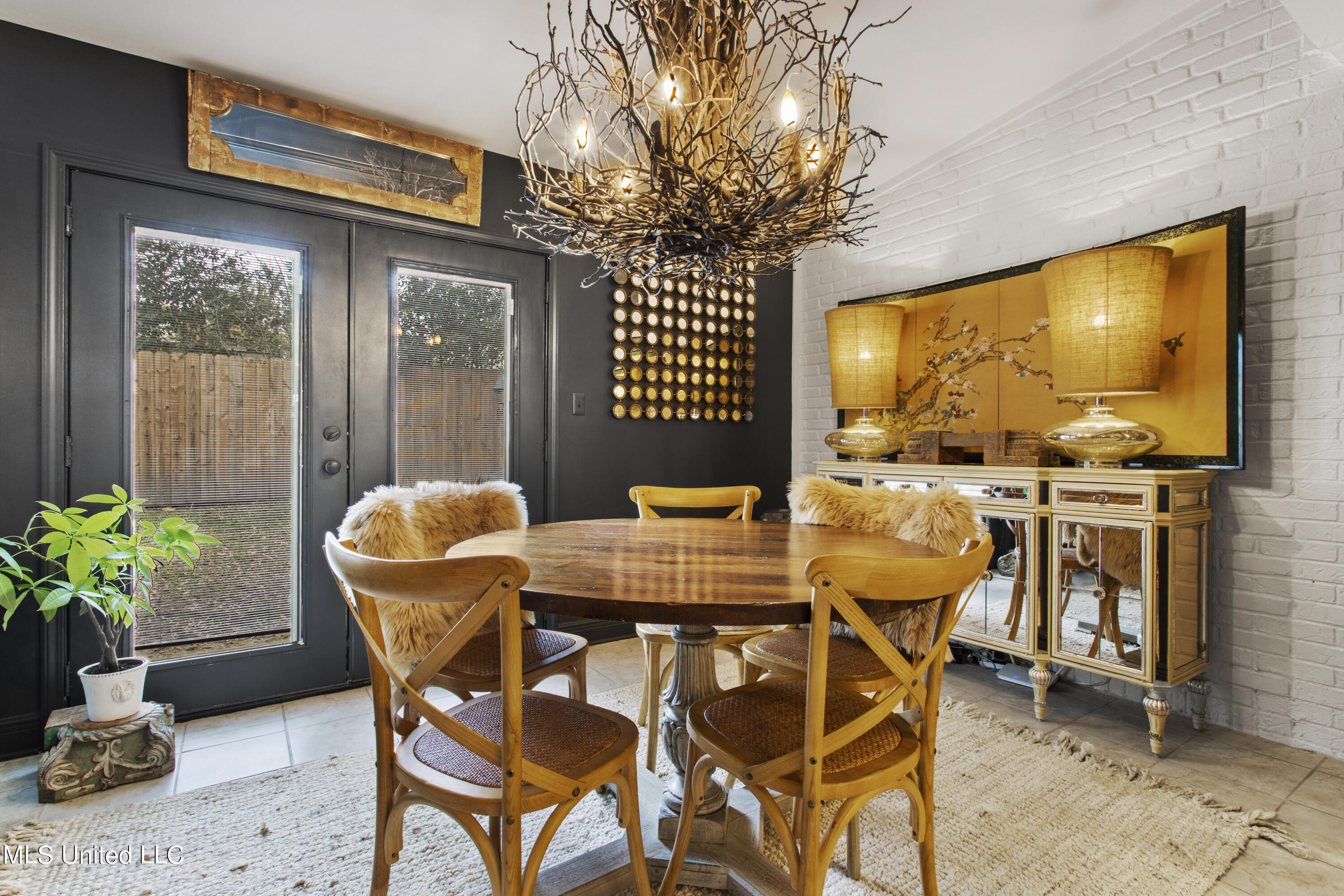 527 Front Beach, 22