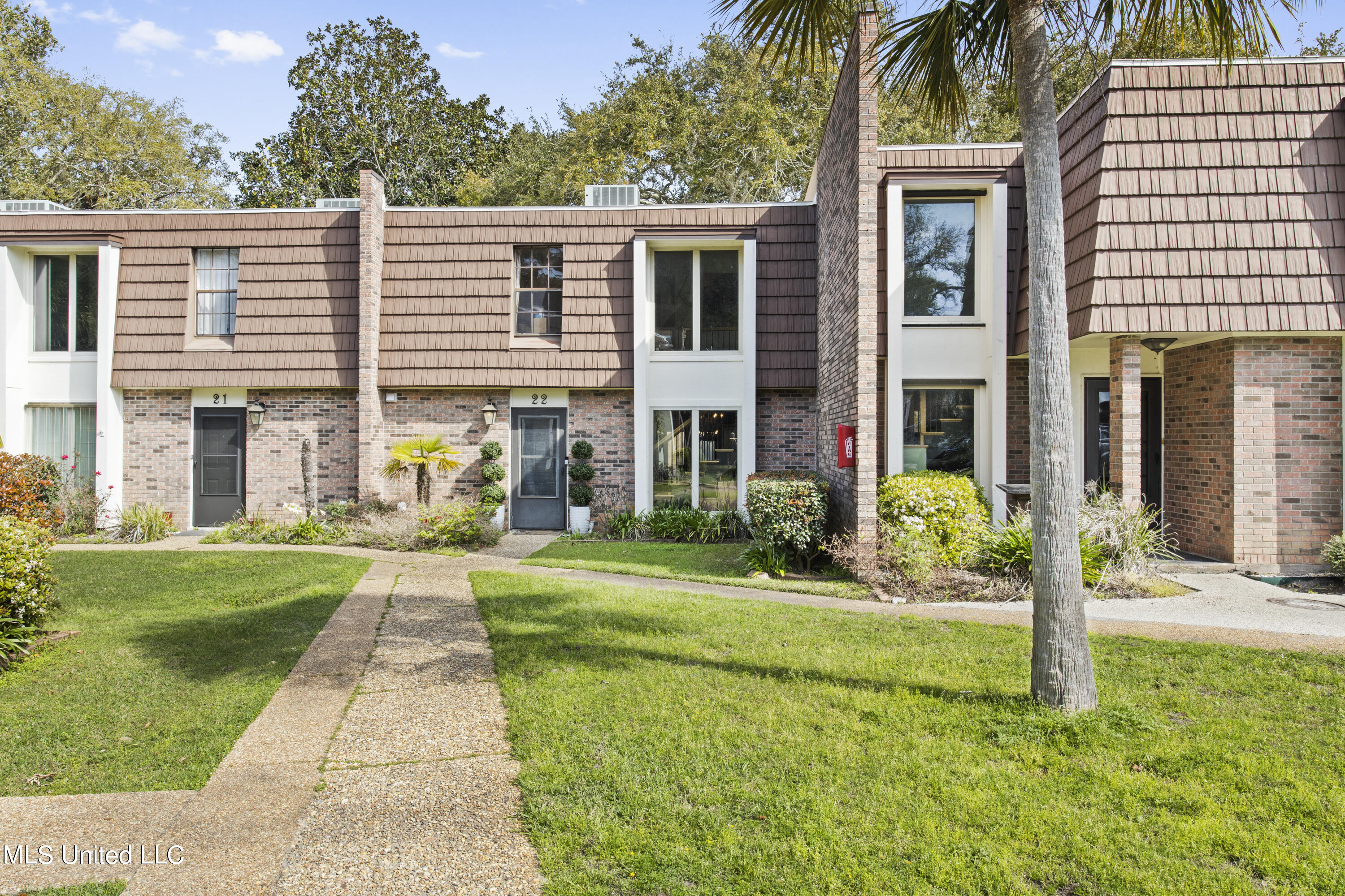 527 Front Beach, 22