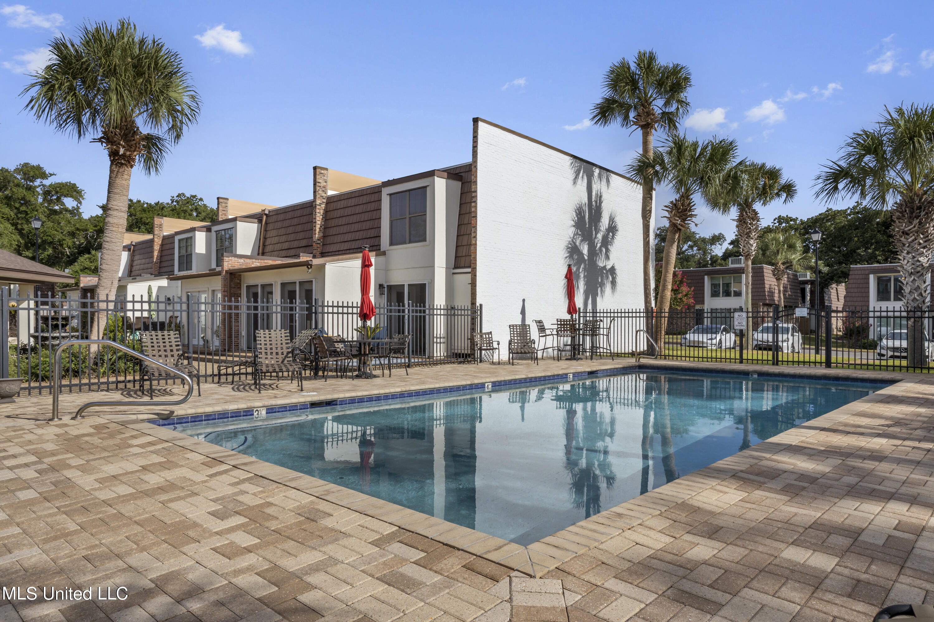 527 Front Beach Drive, 34