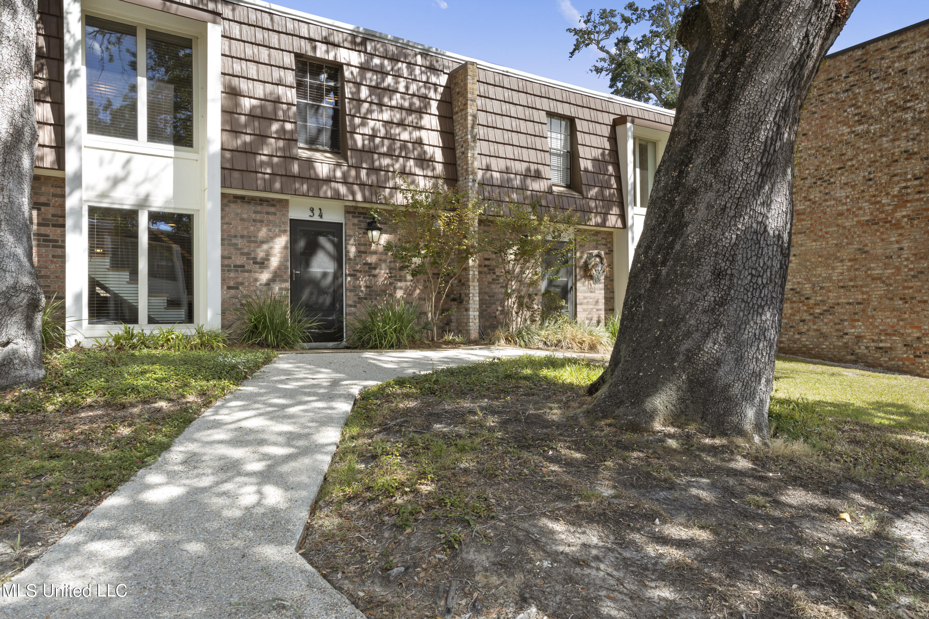 527 Front Beach Drive, 34