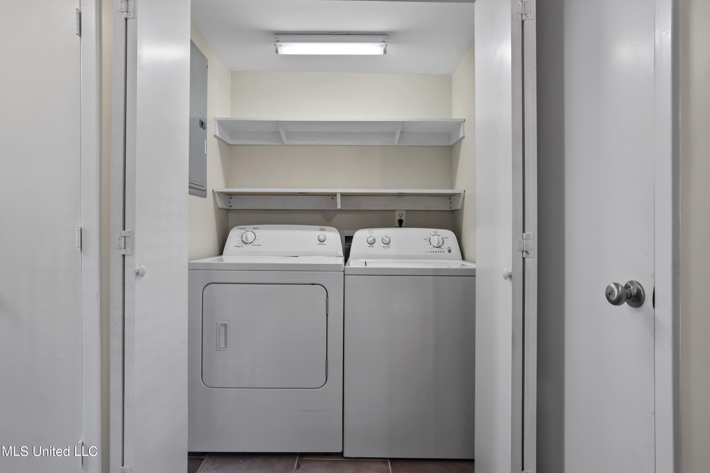 527 Front Beach Drive, 34