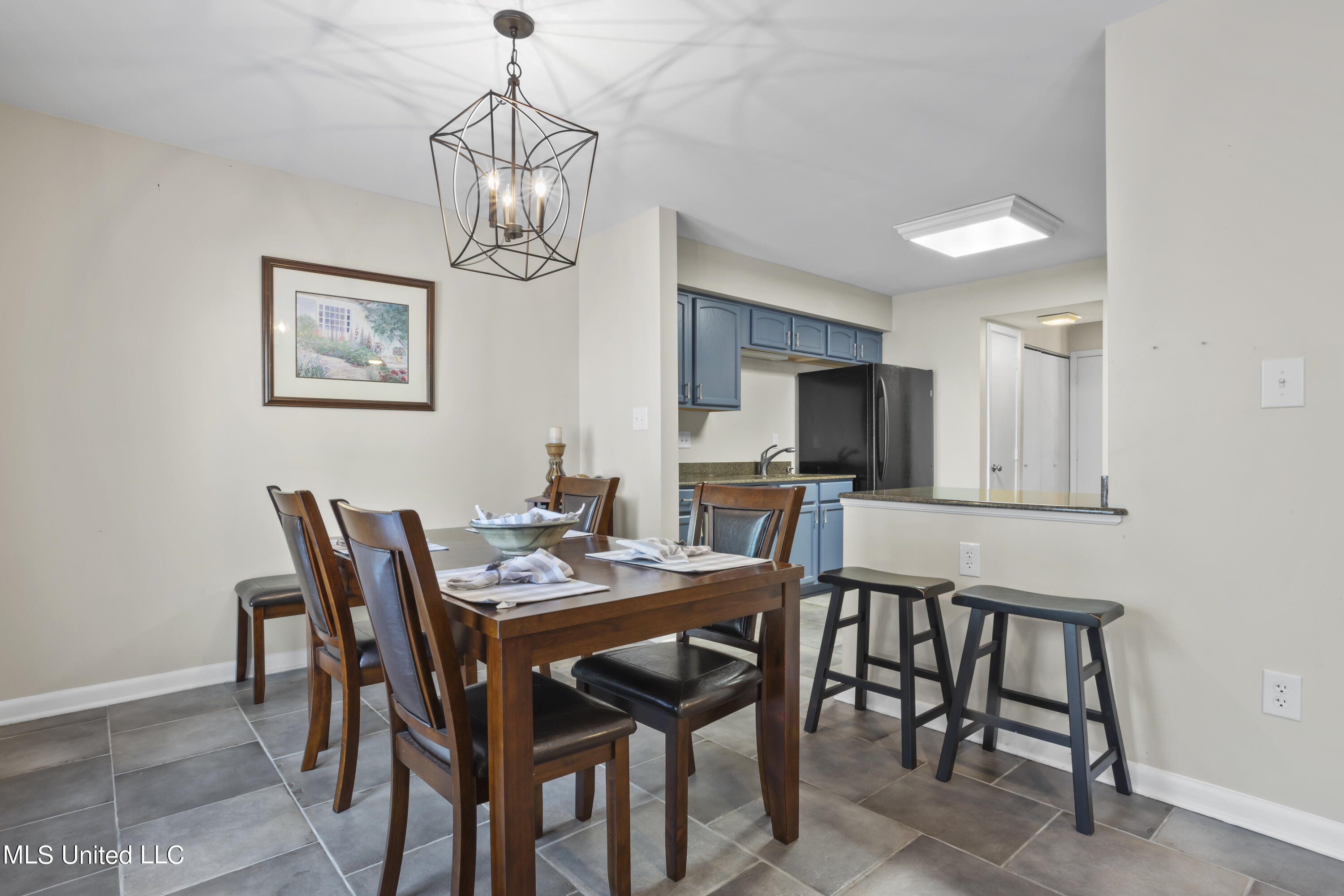 527 Front Beach Drive, 34