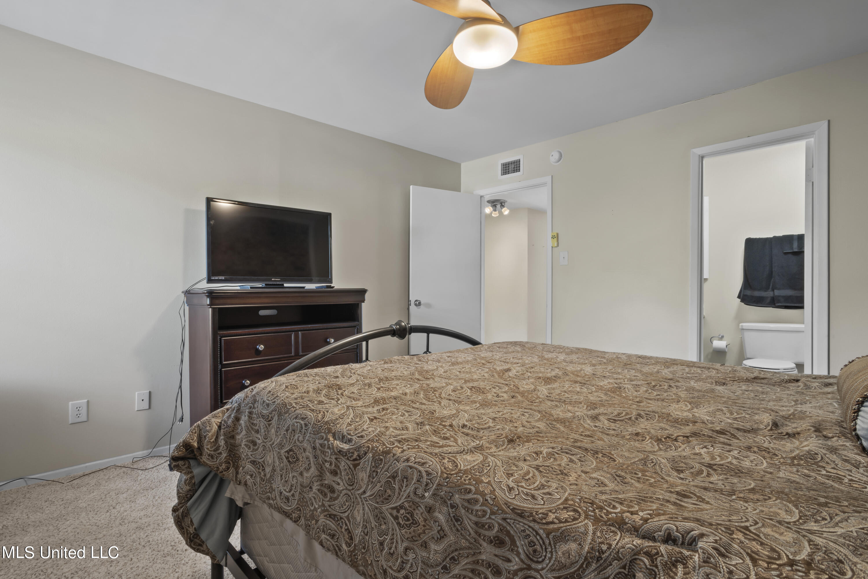 527 Front Beach Drive, 34