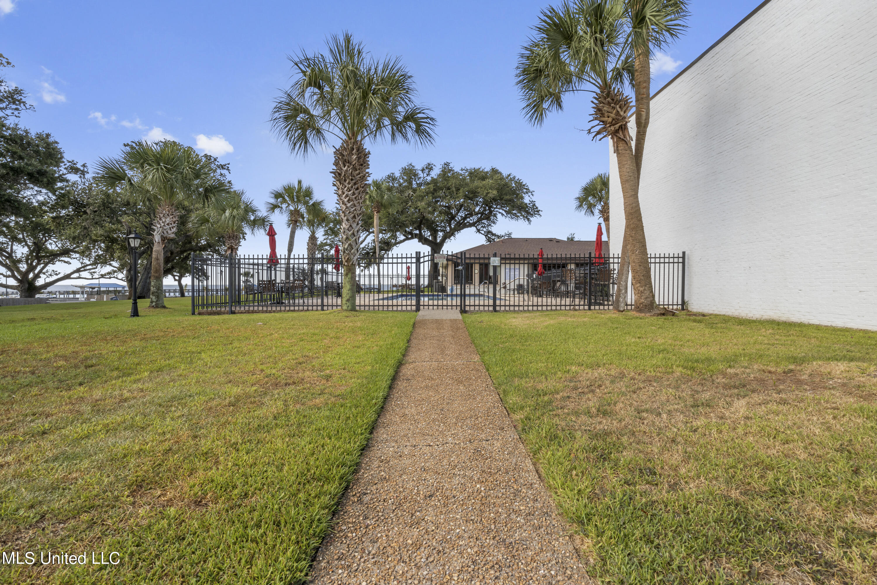 527 Front Beach Drive, 34