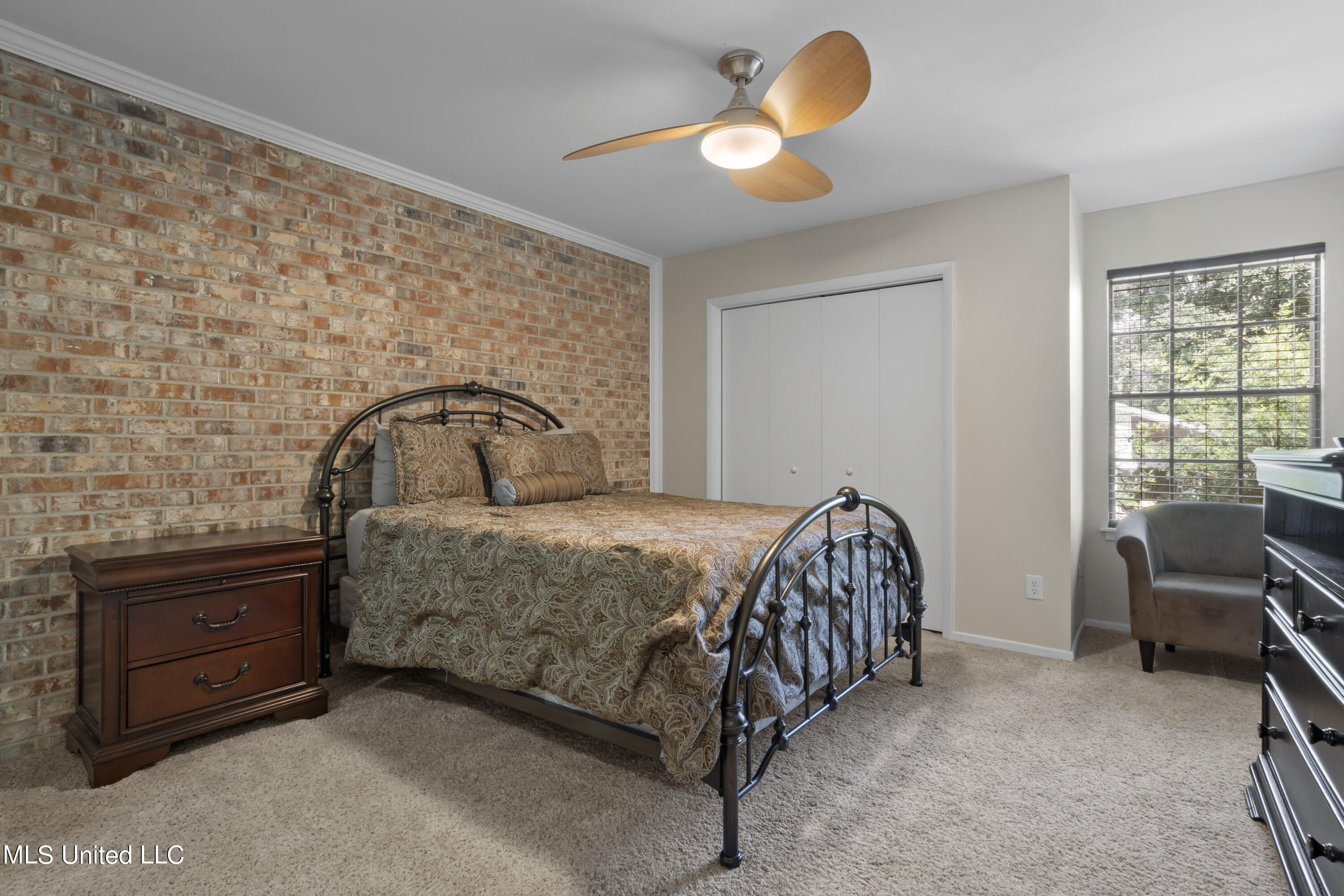 527 Front Beach Drive, 34