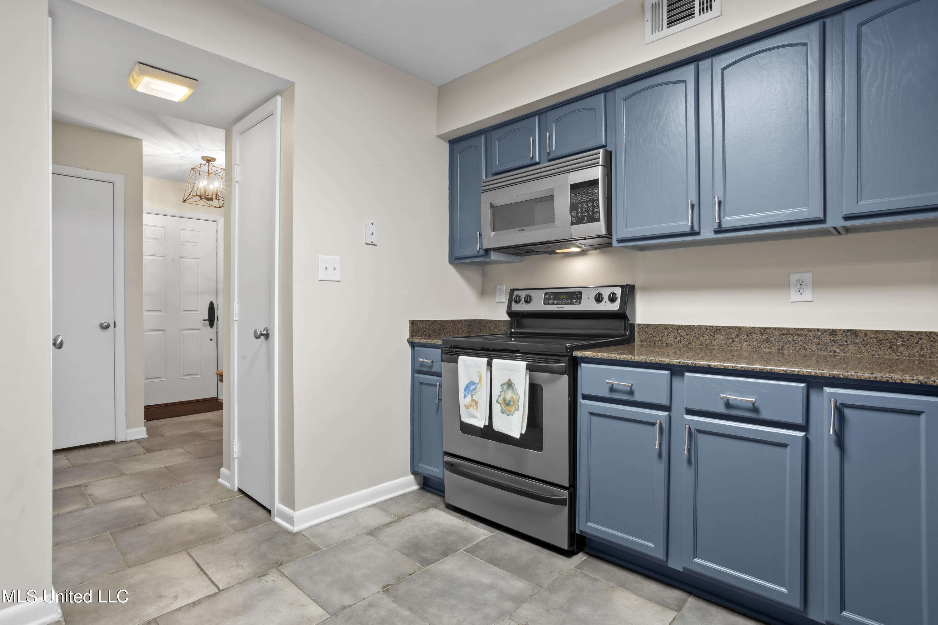 527 Front Beach Drive, 34