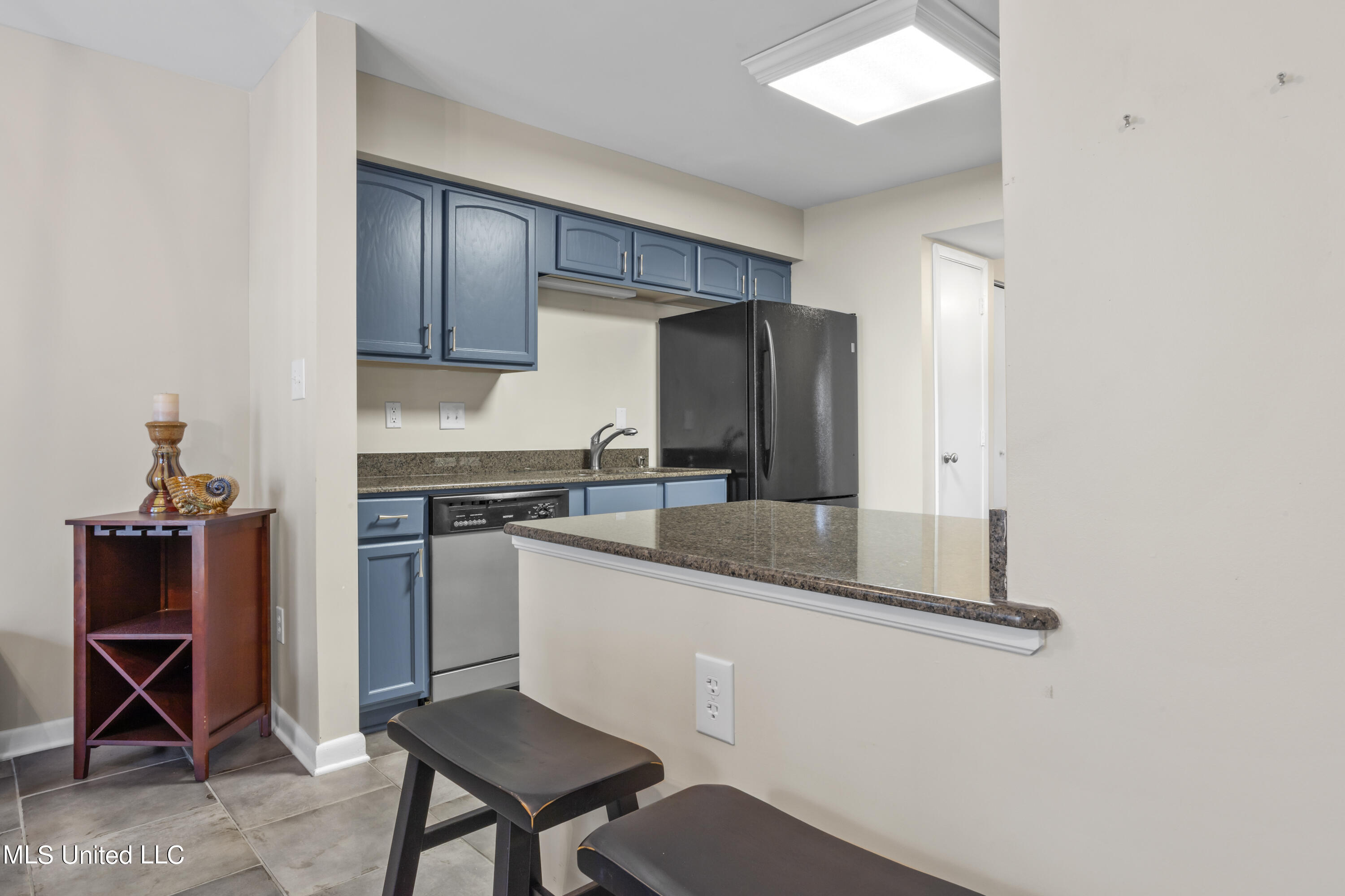 527 Front Beach Drive, 34