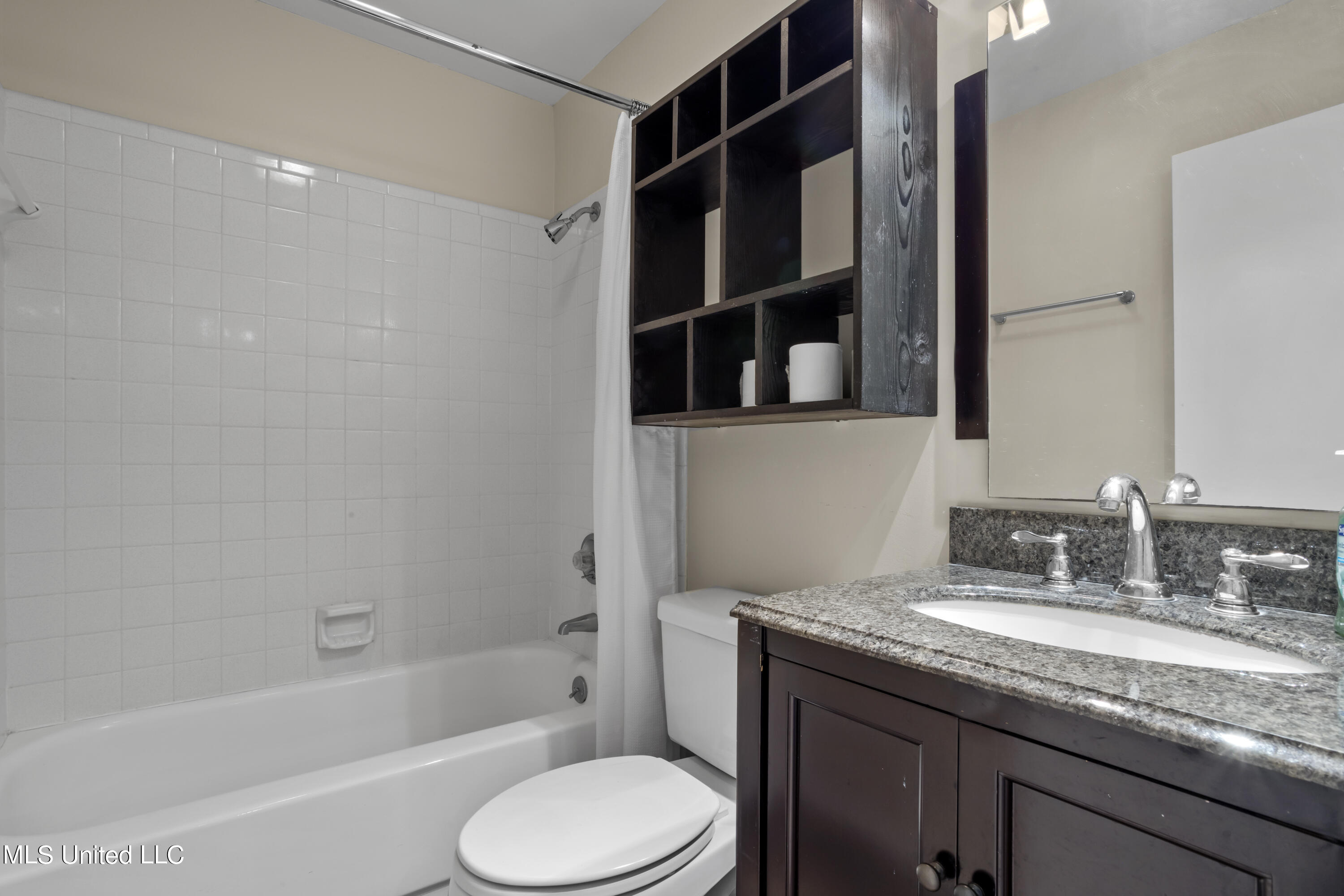 527 Front Beach Drive, 34