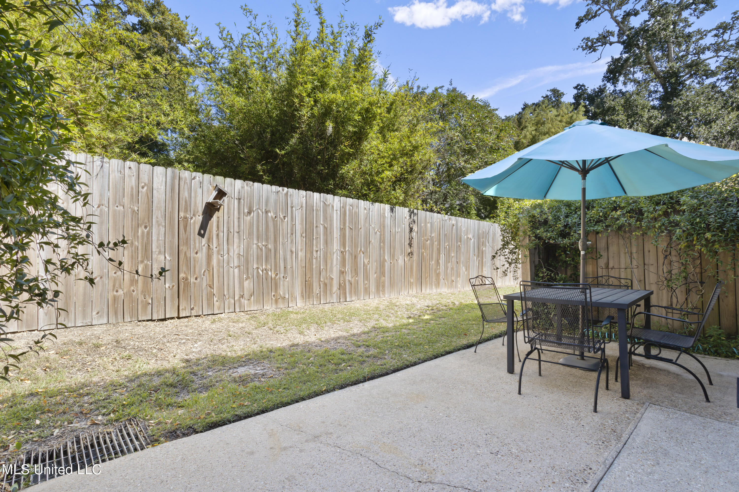 527 Front Beach Drive, 34