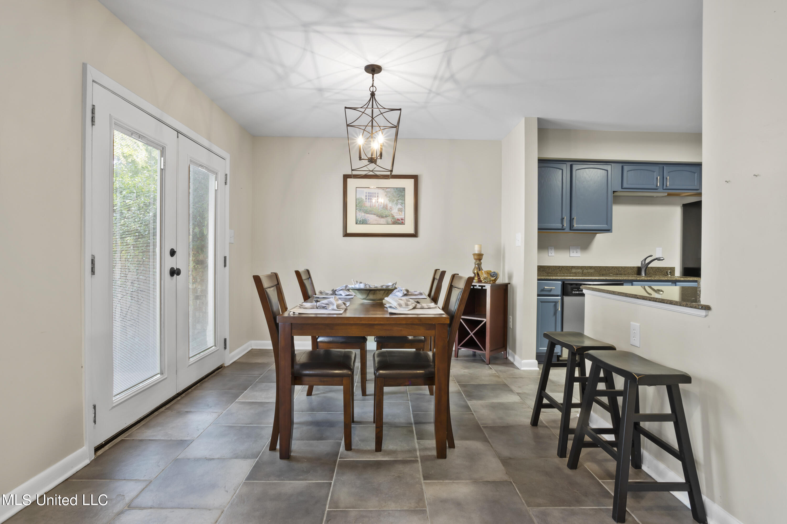 527 Front Beach Drive, 34