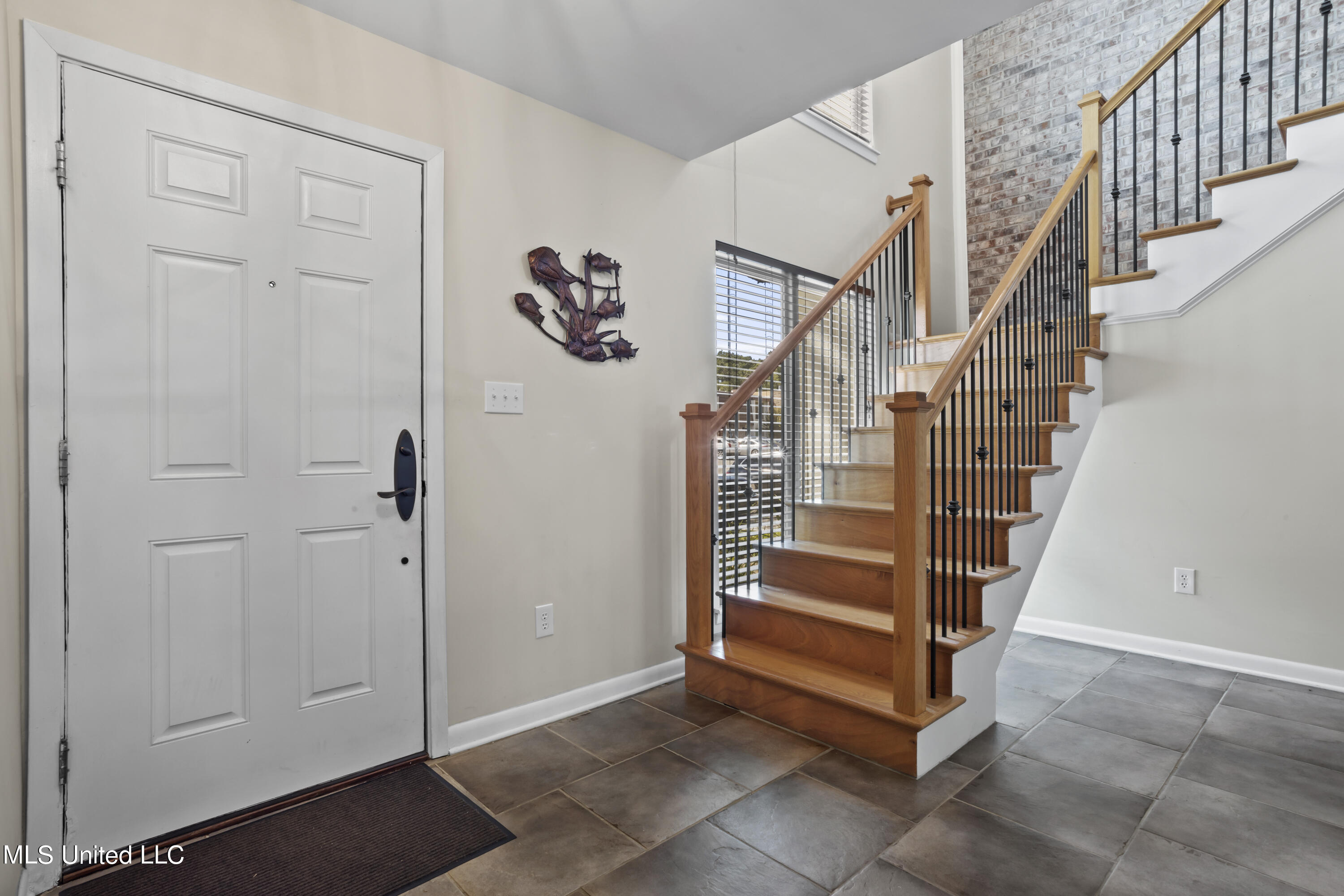 527 Front Beach Drive, 34