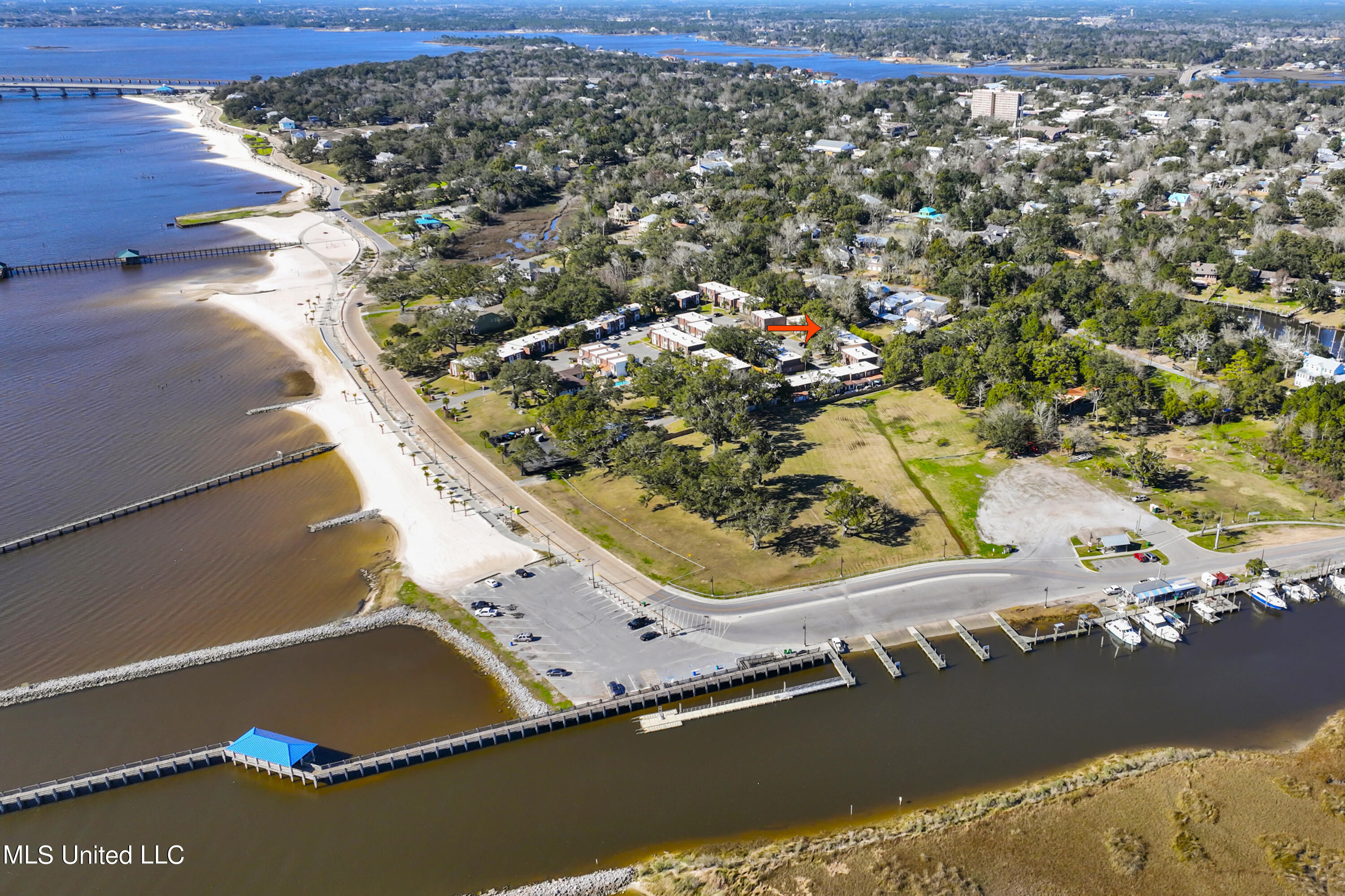 527 Front Beach Drive, 34