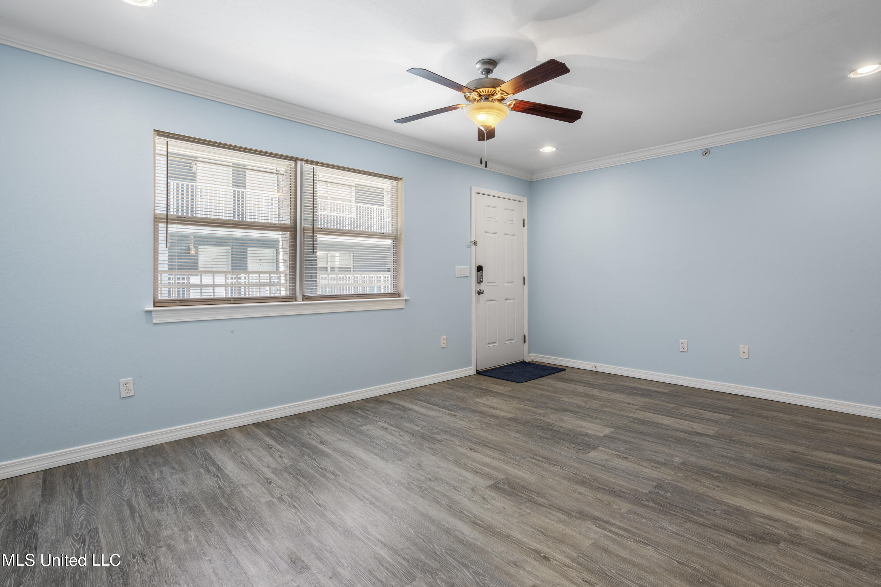 1282 Beach Boulevard, 104