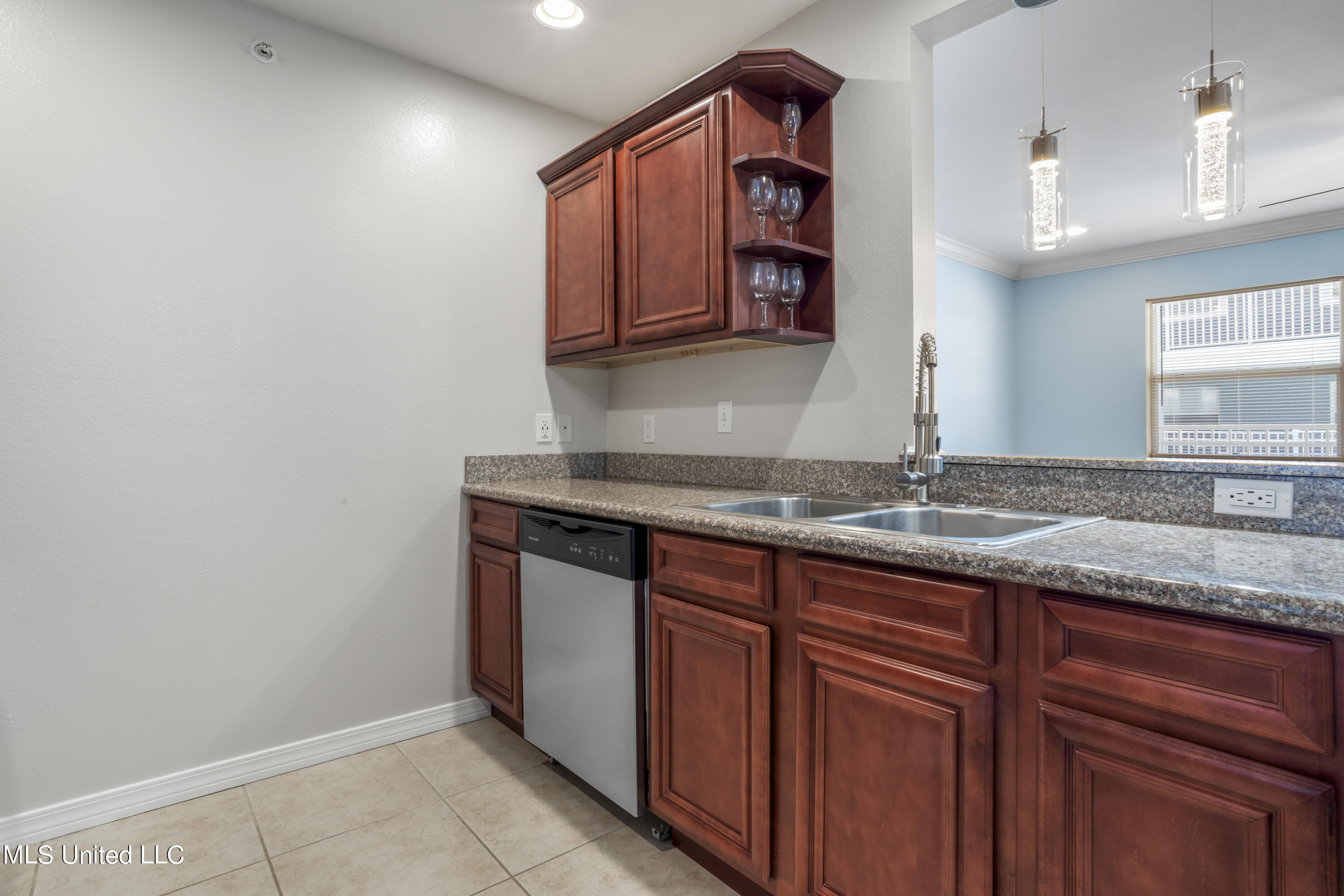 1282 Beach Boulevard, 104