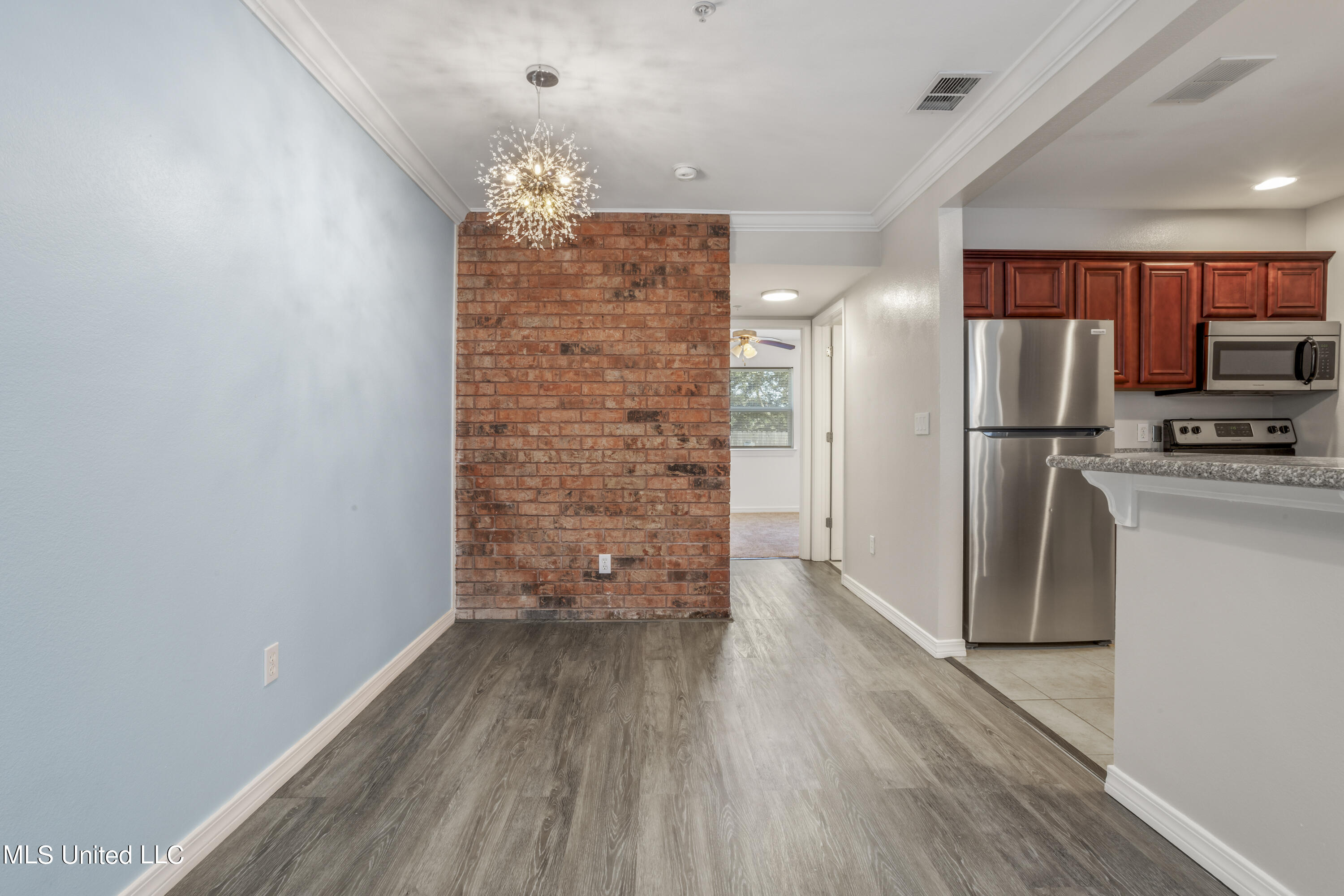 1282 Beach Boulevard, 104
