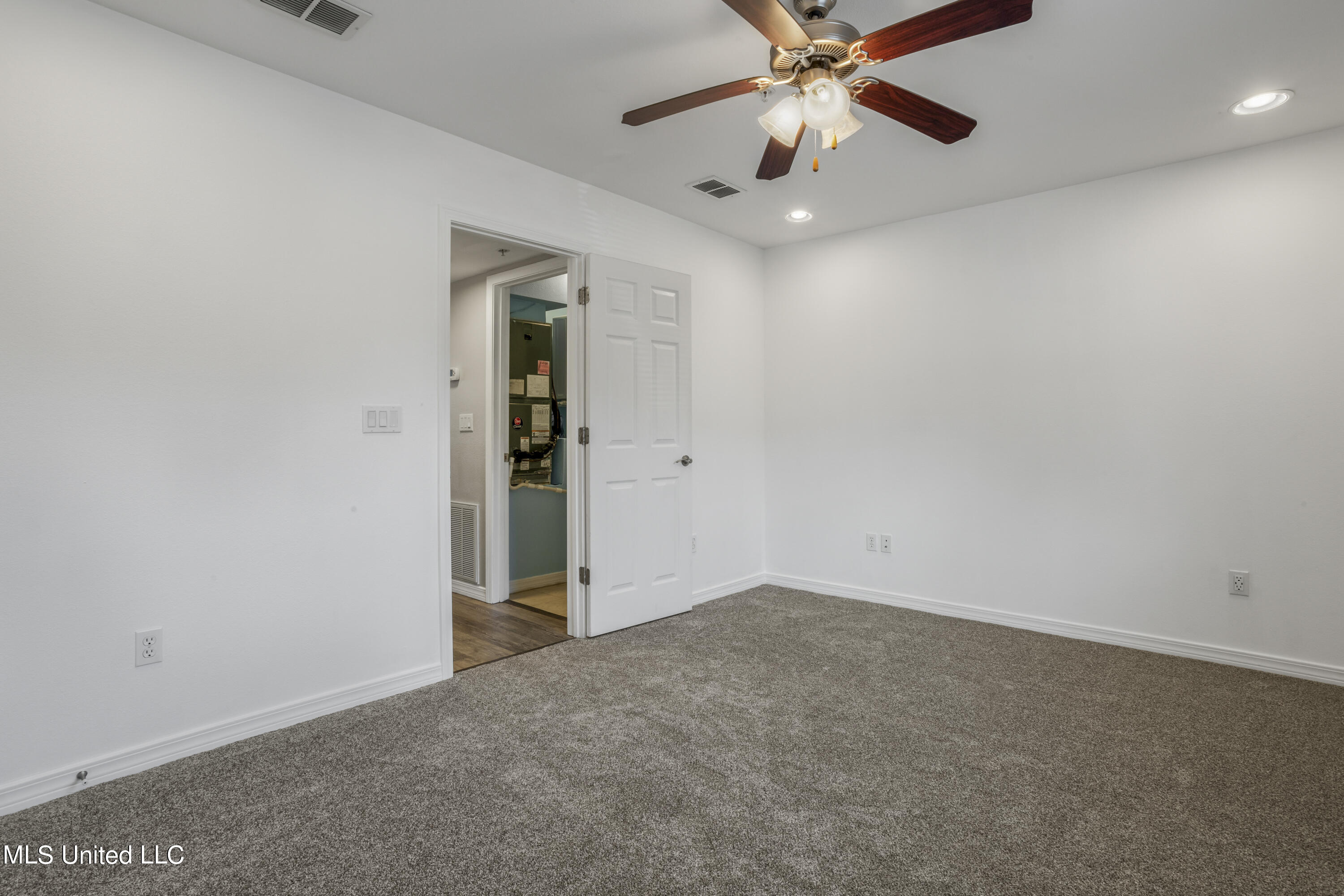 1282 Beach Boulevard, 104