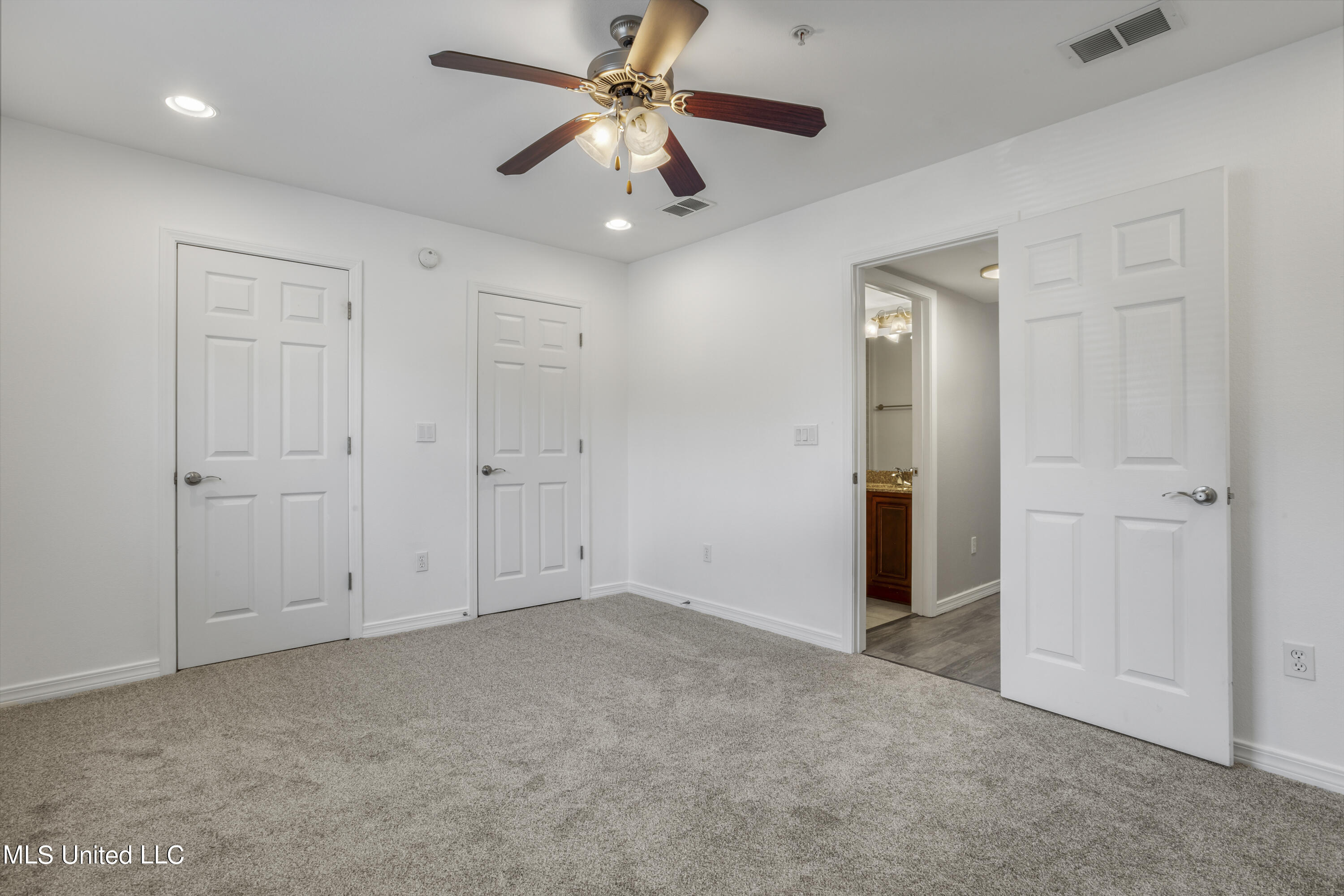 1282 Beach Boulevard, 104