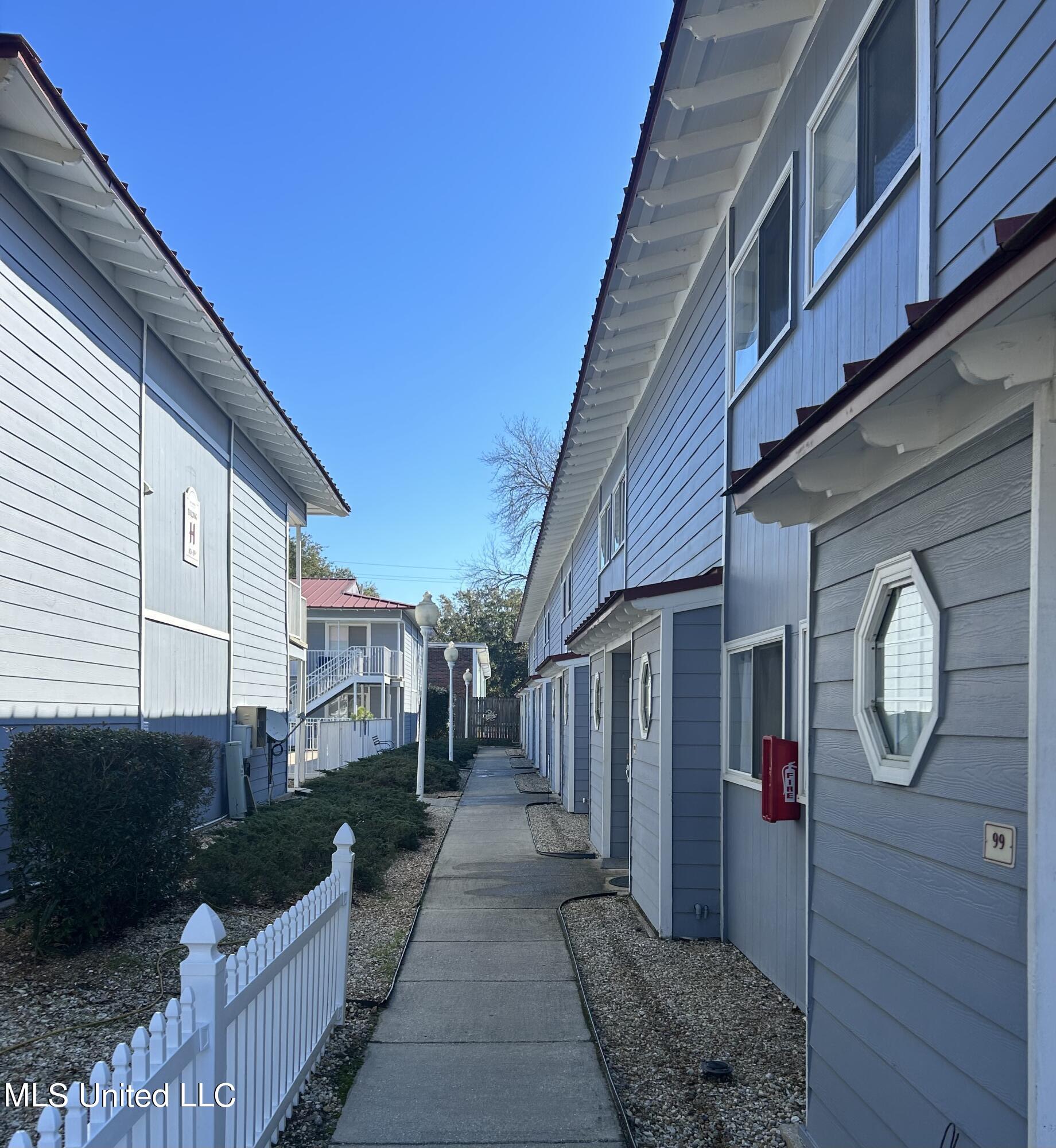 1664 Beach Boulevard, 109