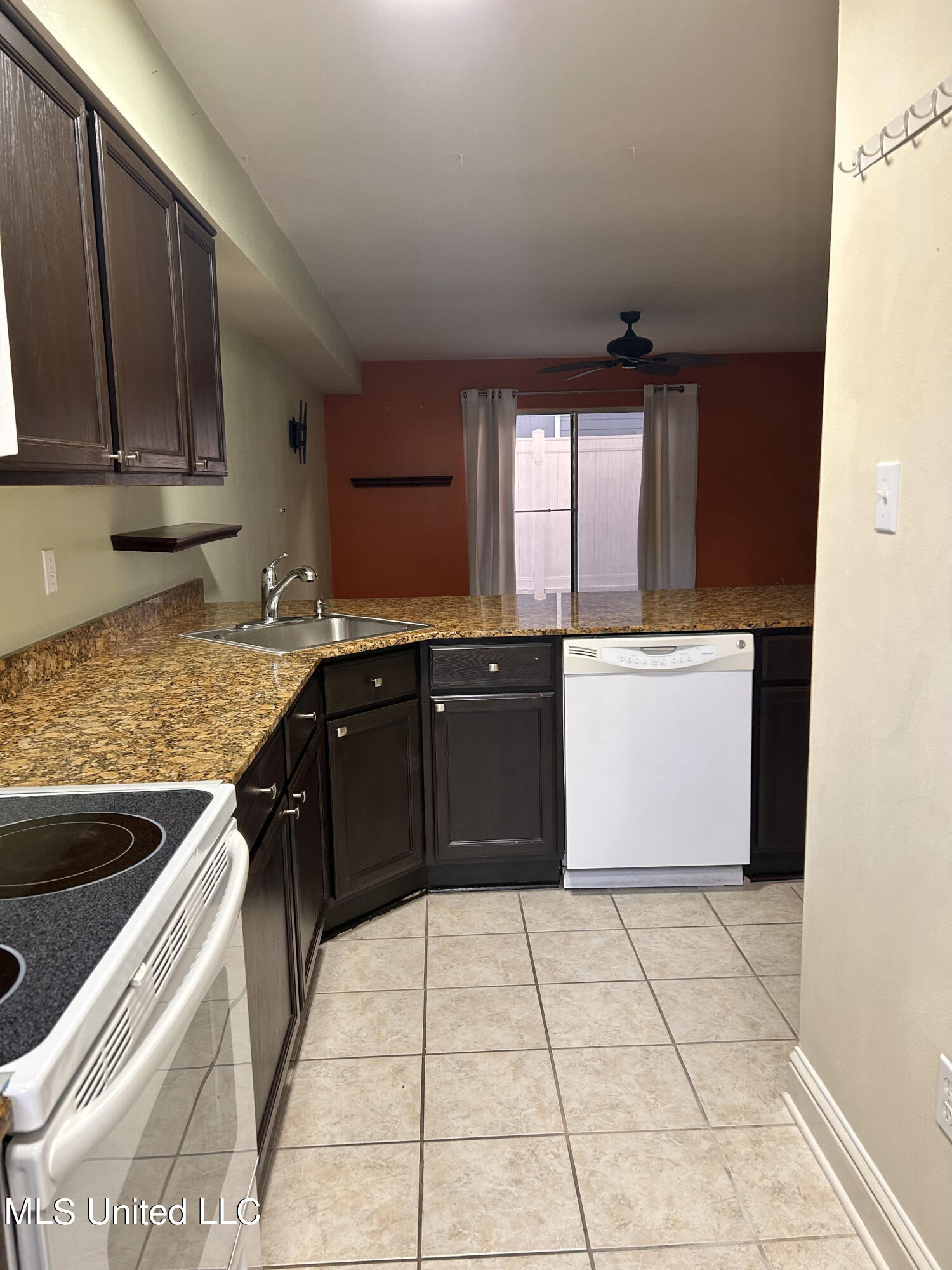 1664 Beach Boulevard, 109