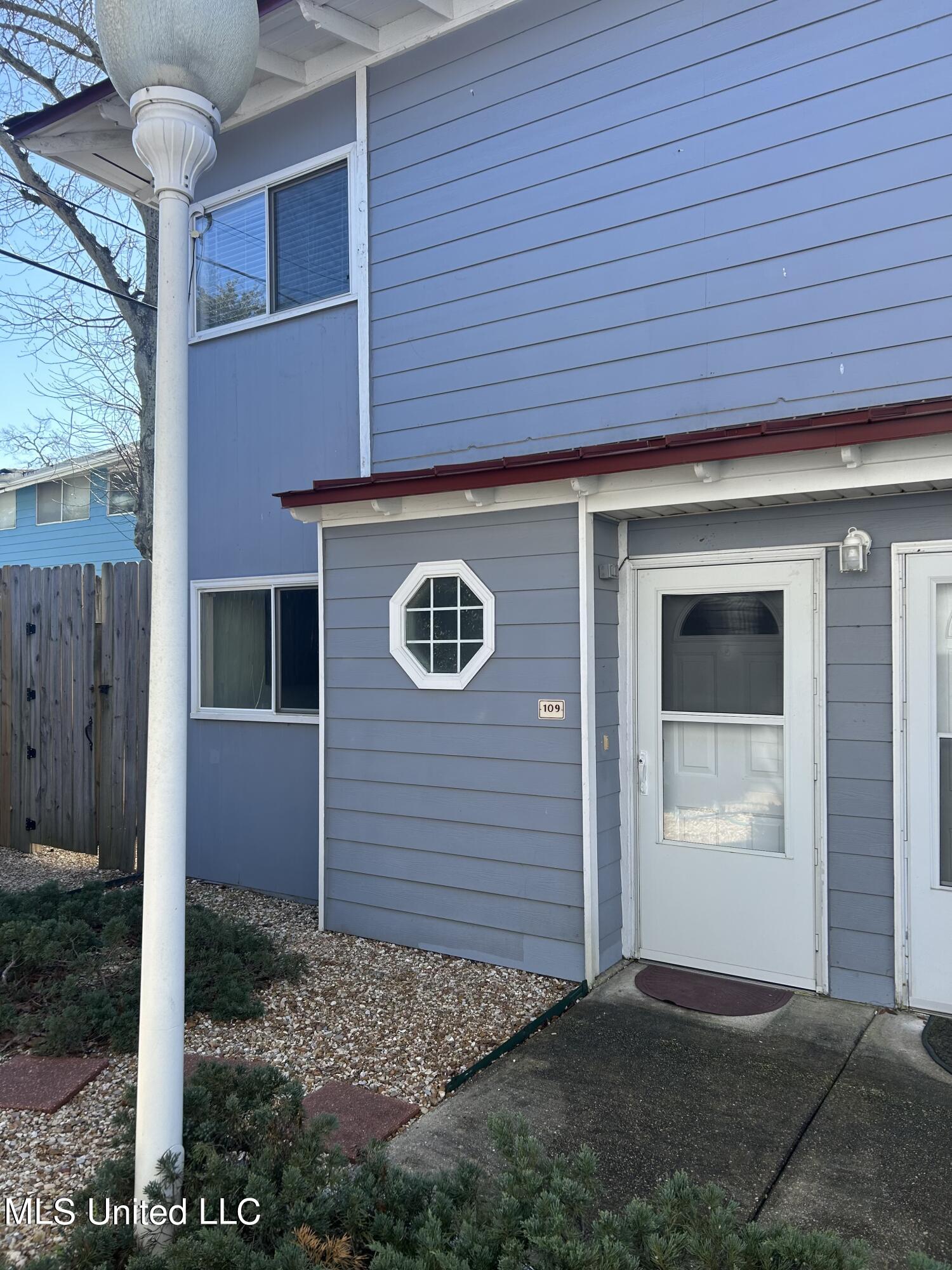 1664 Beach Boulevard, 109