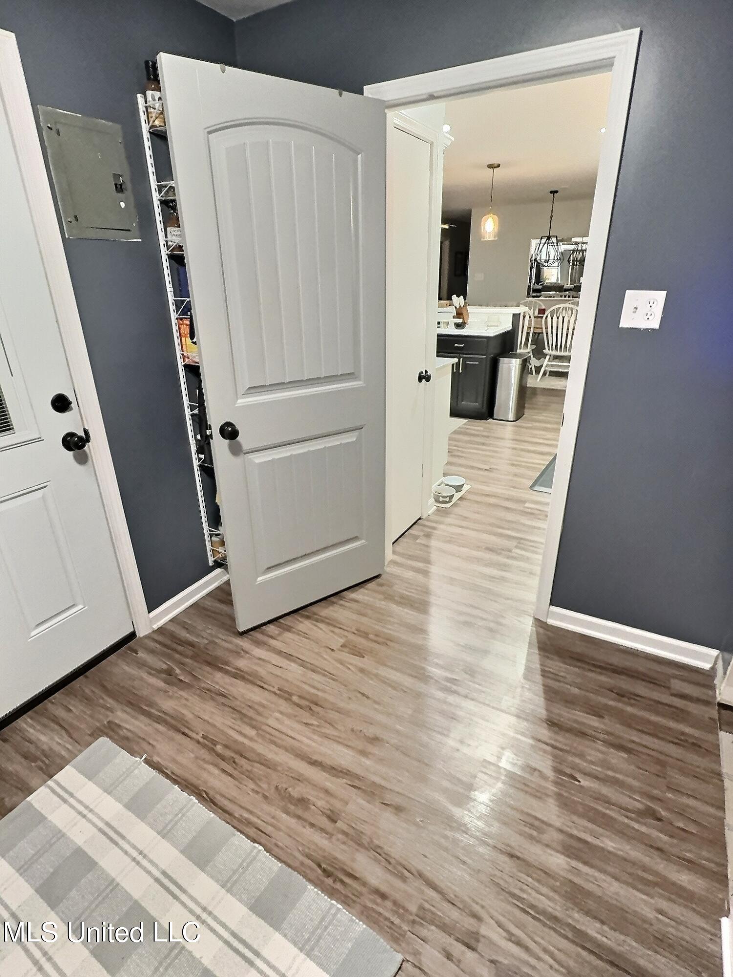 2800 Lawnwood Drive