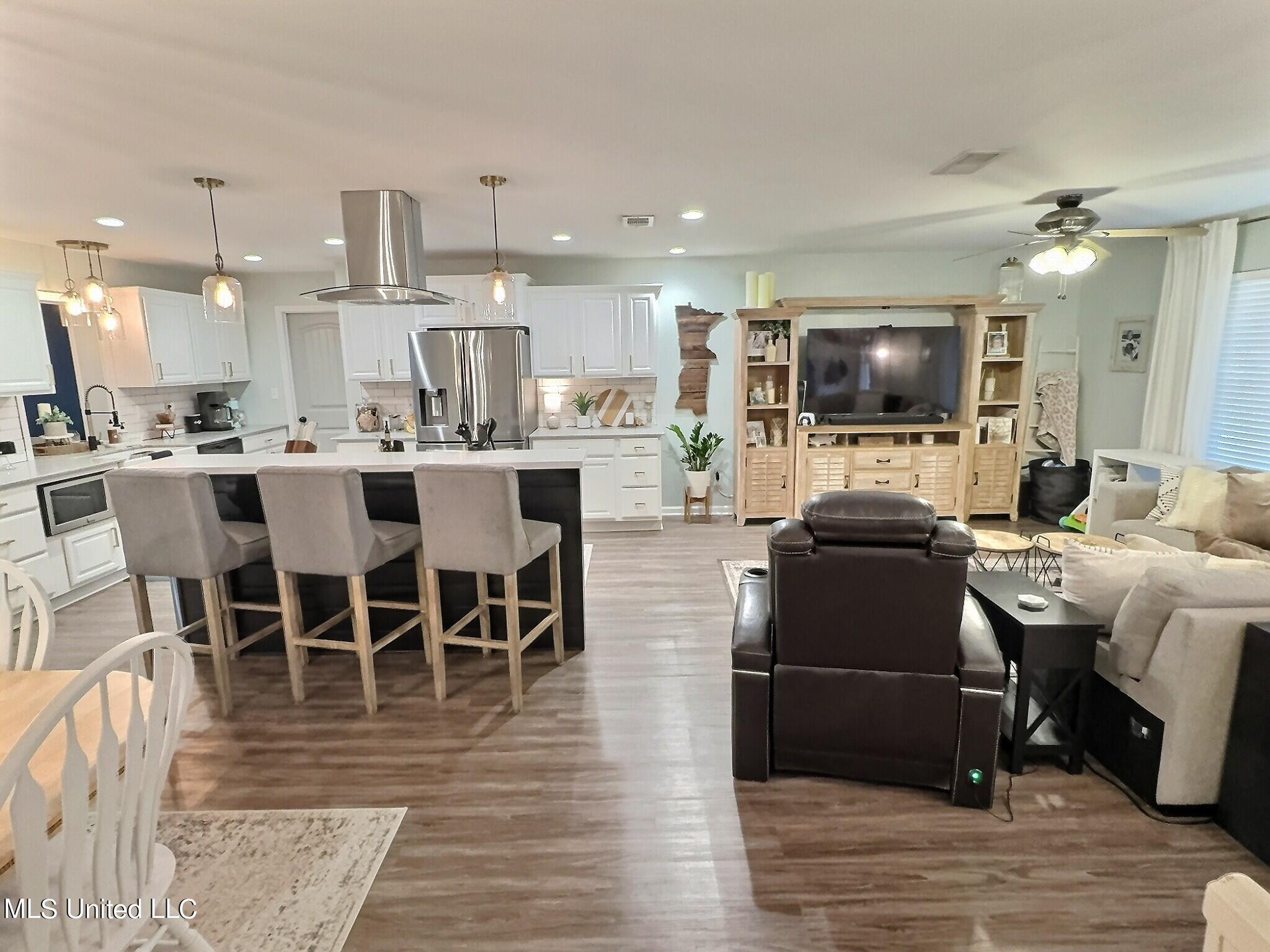 2800 Lawnwood Drive