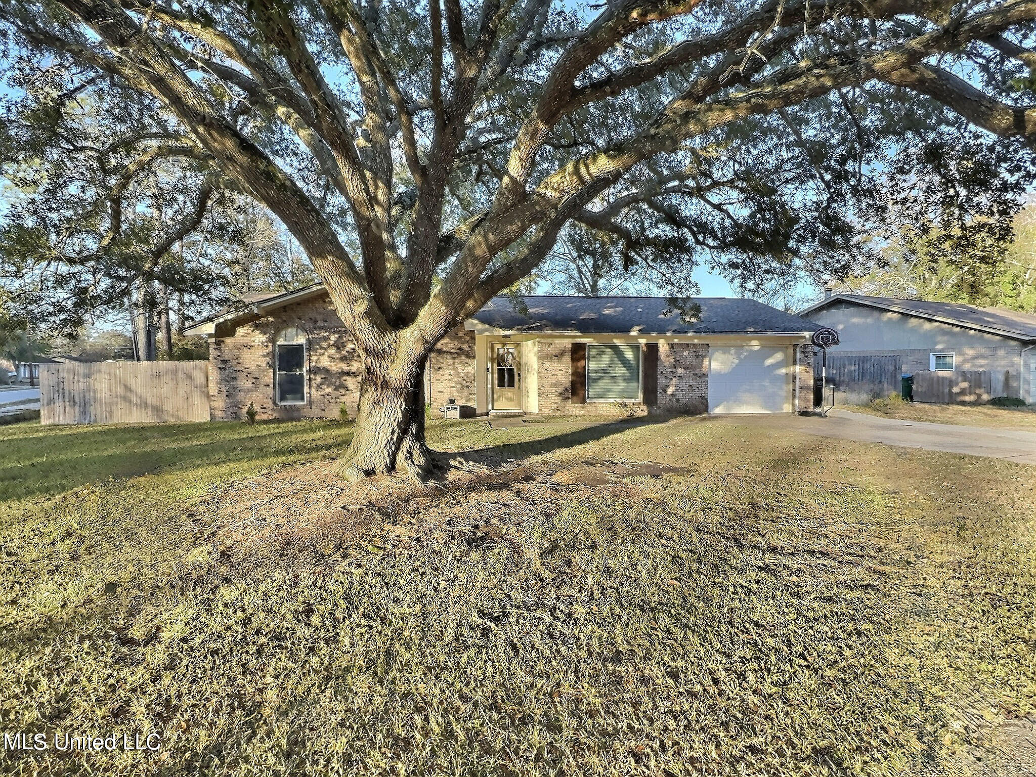 2800 Lawnwood Drive