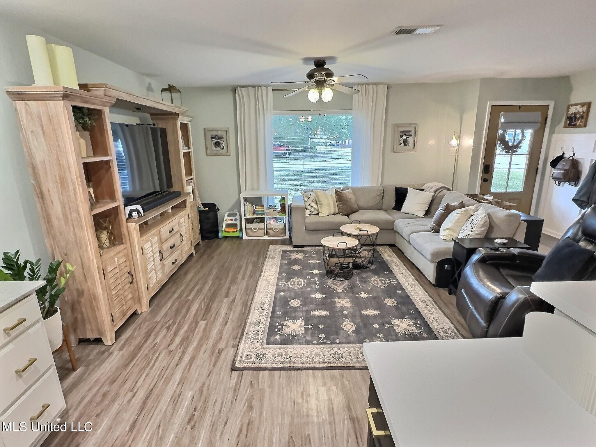2800 Lawnwood Drive
