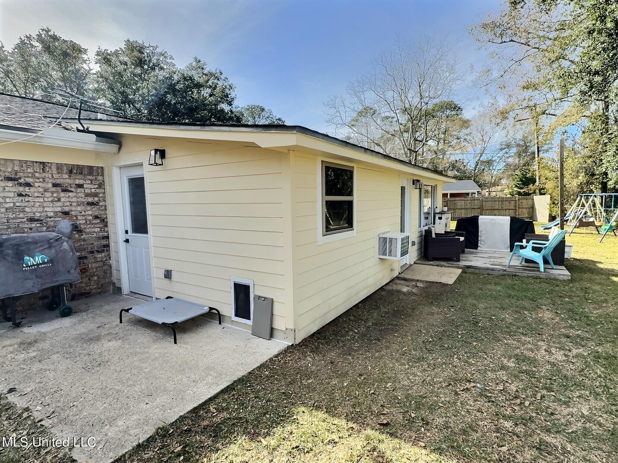 2800 Lawnwood Drive