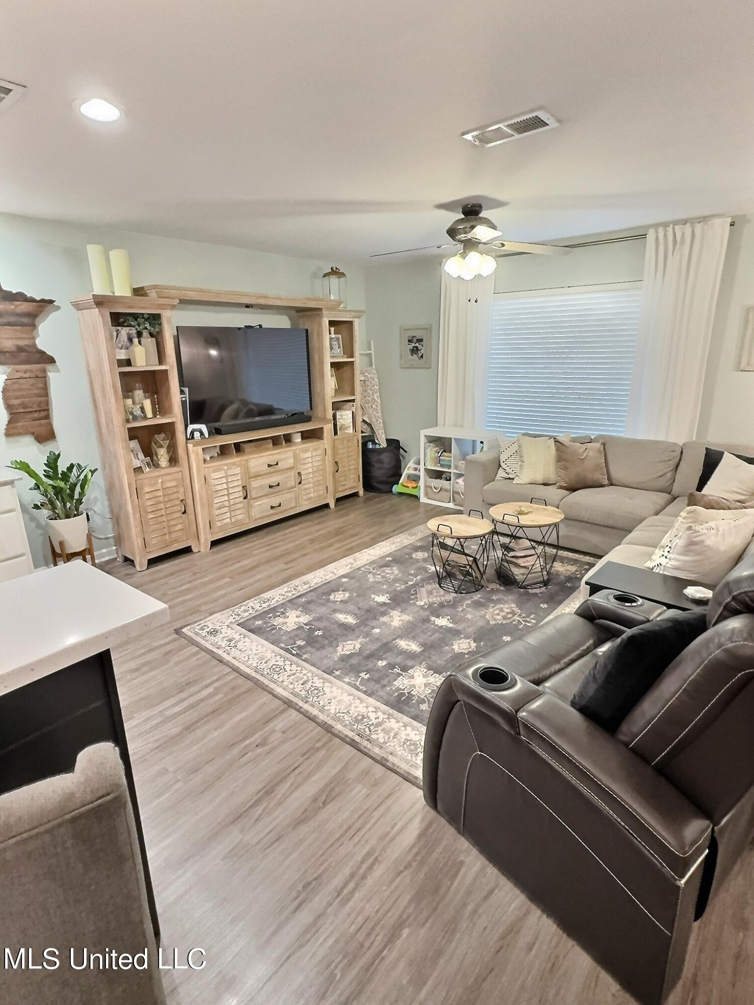2800 Lawnwood Drive