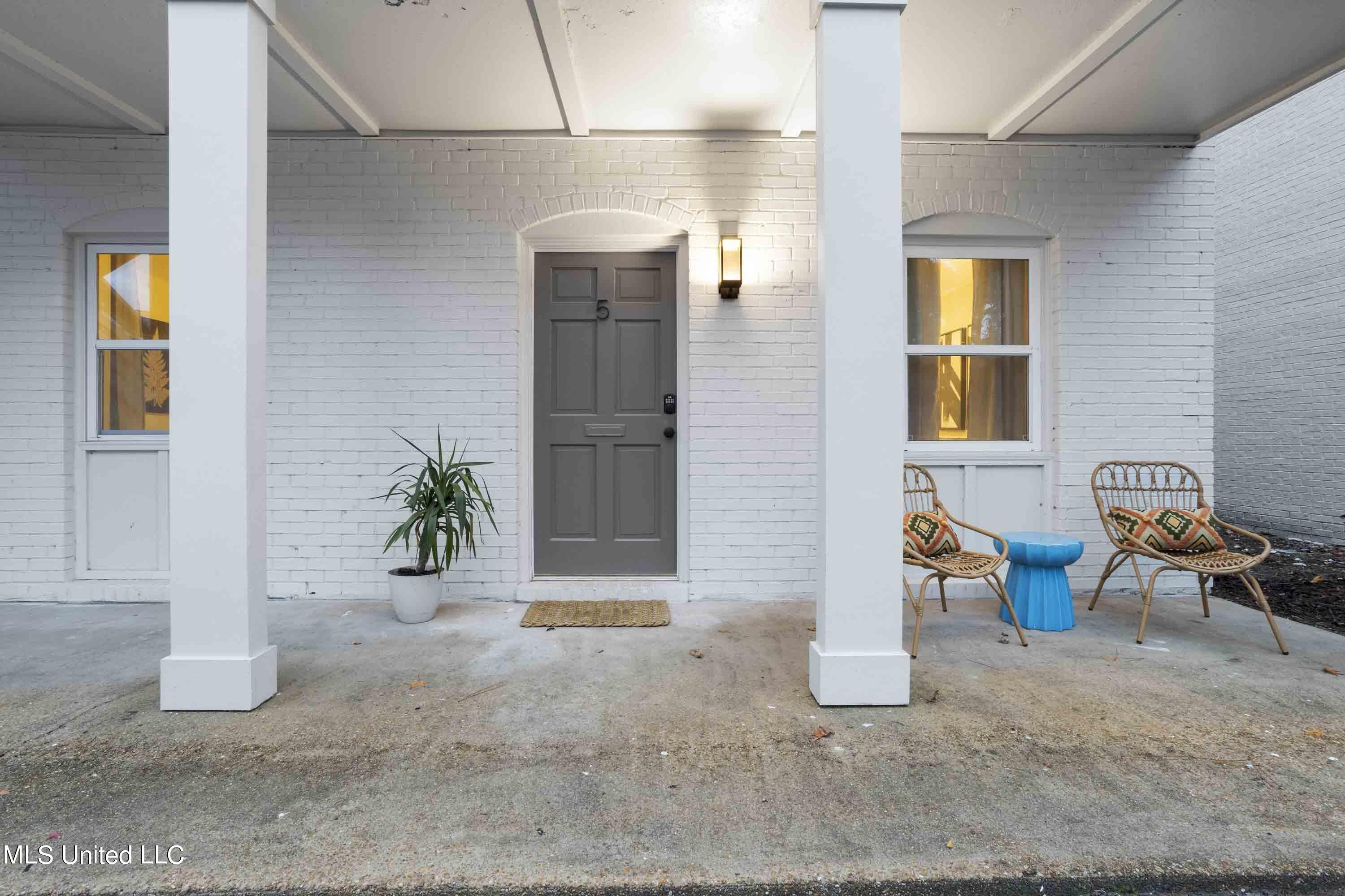 114 Ethel Circle, 3