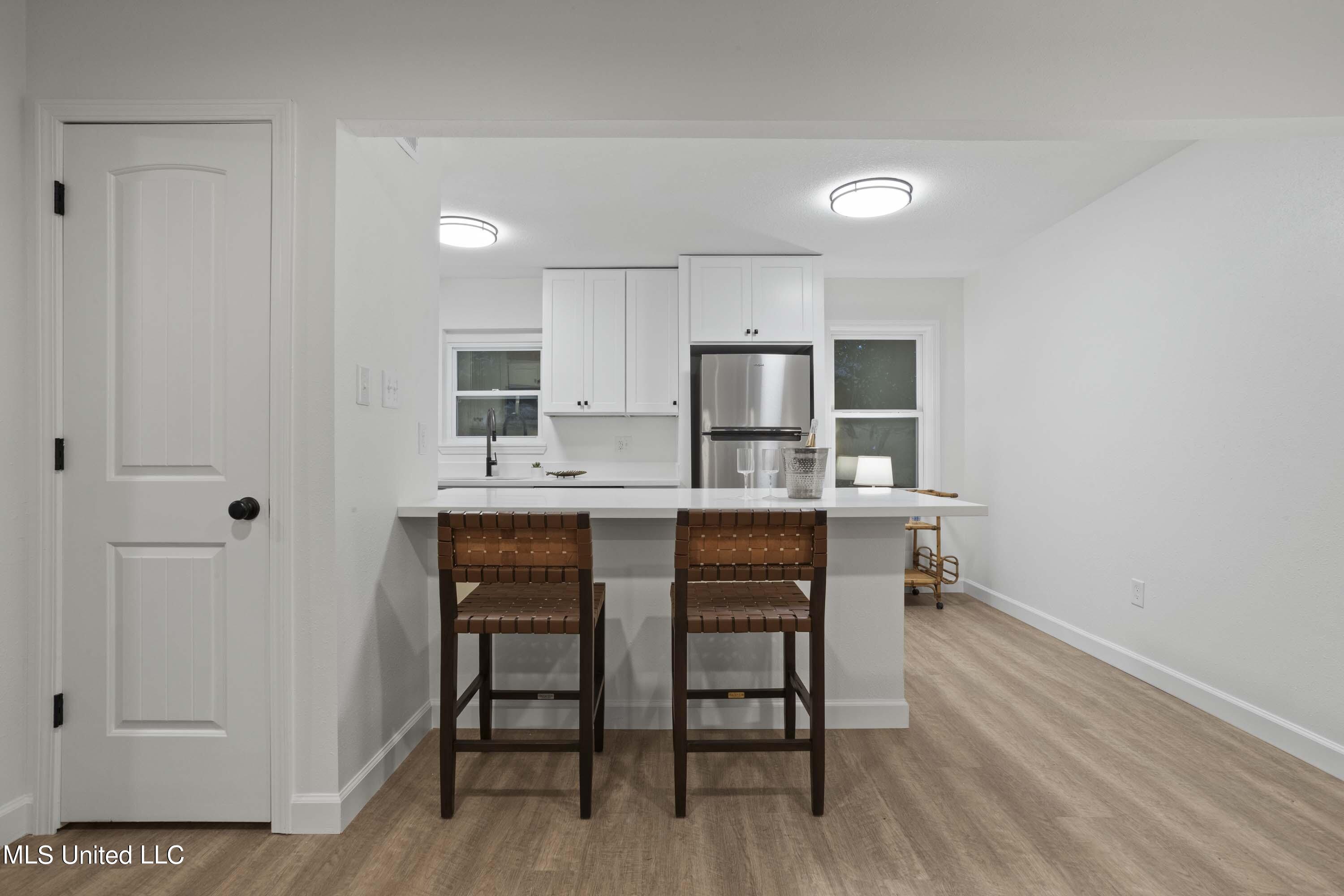 114 Ethel Circle, 3