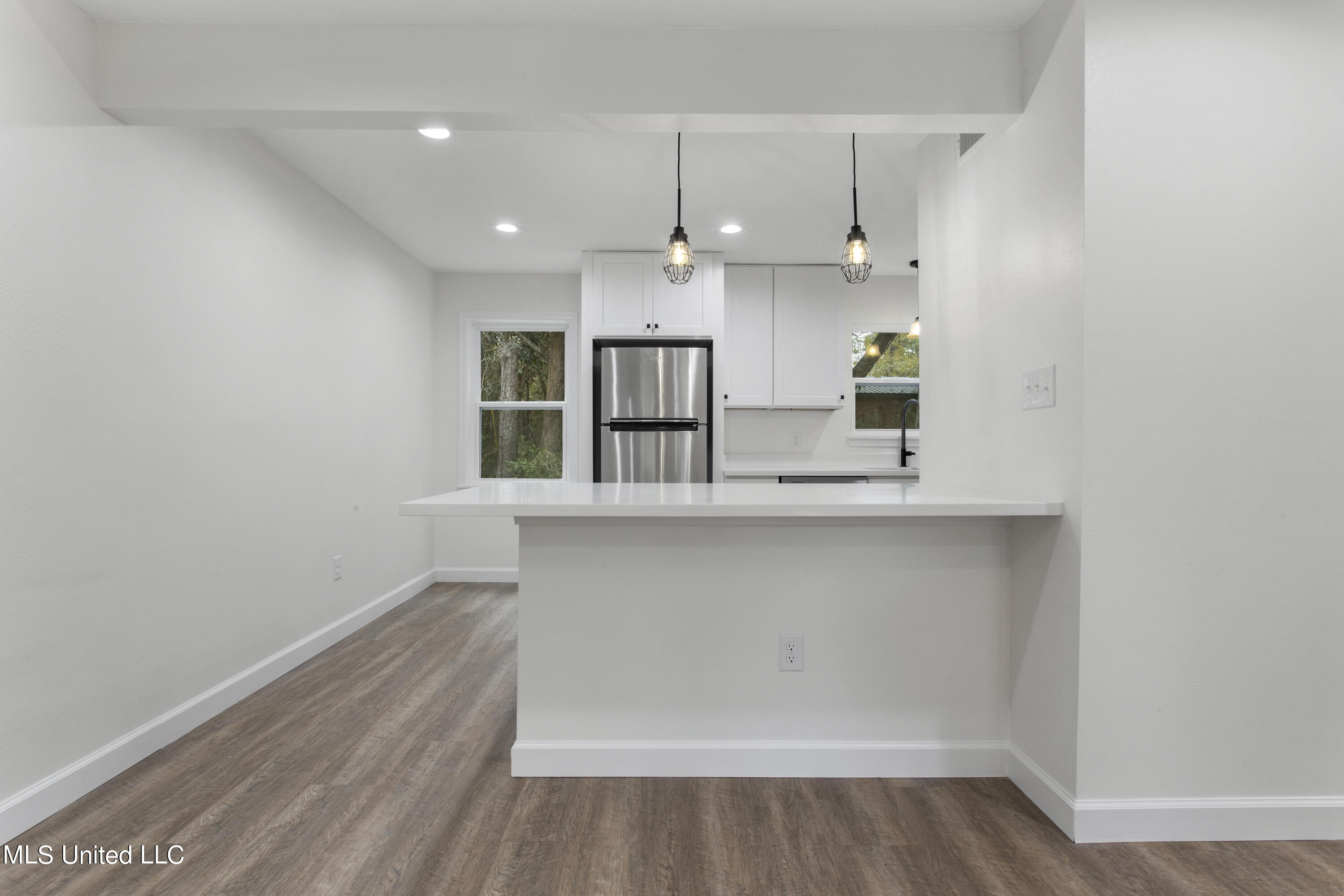 114 Ethel Circle, 3