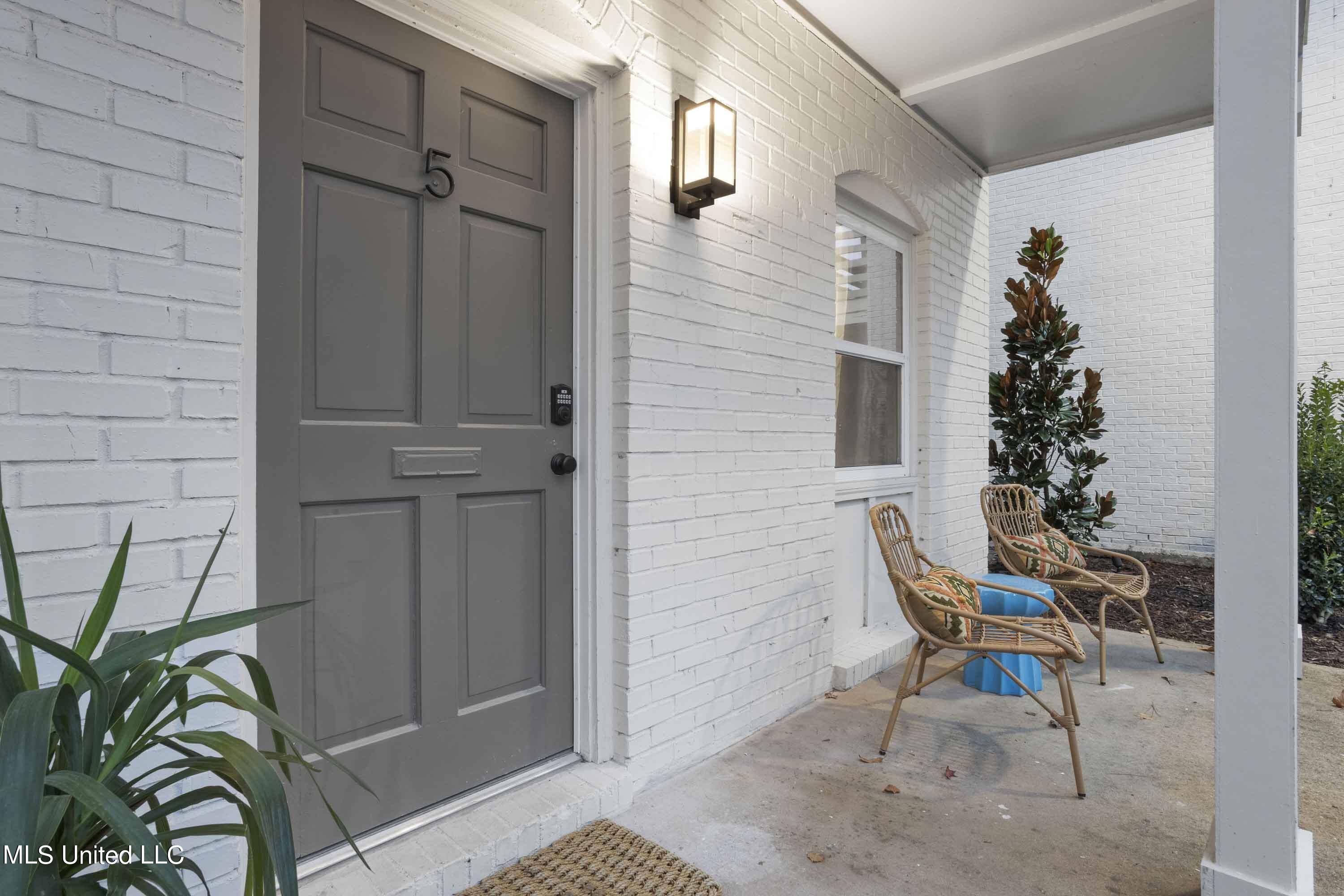 114 Ethel Circle, 3