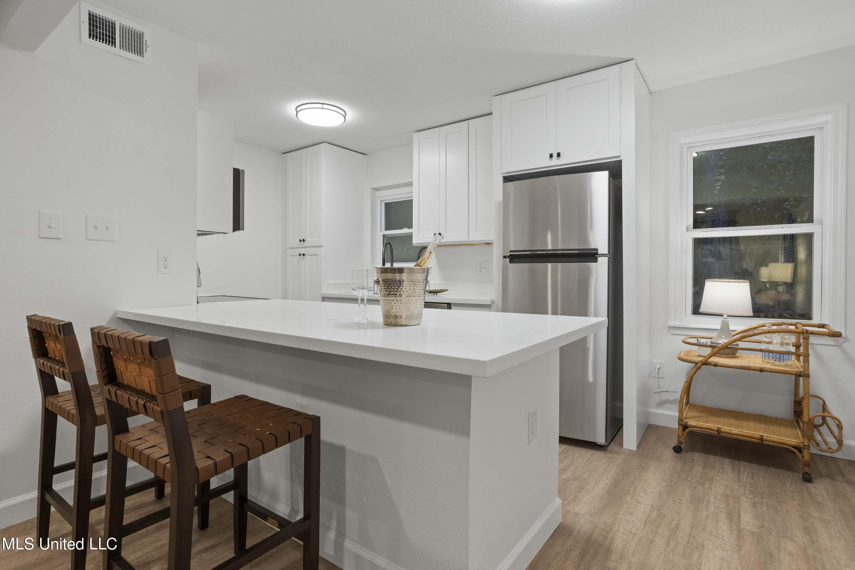 114 Ethel Circle, 3