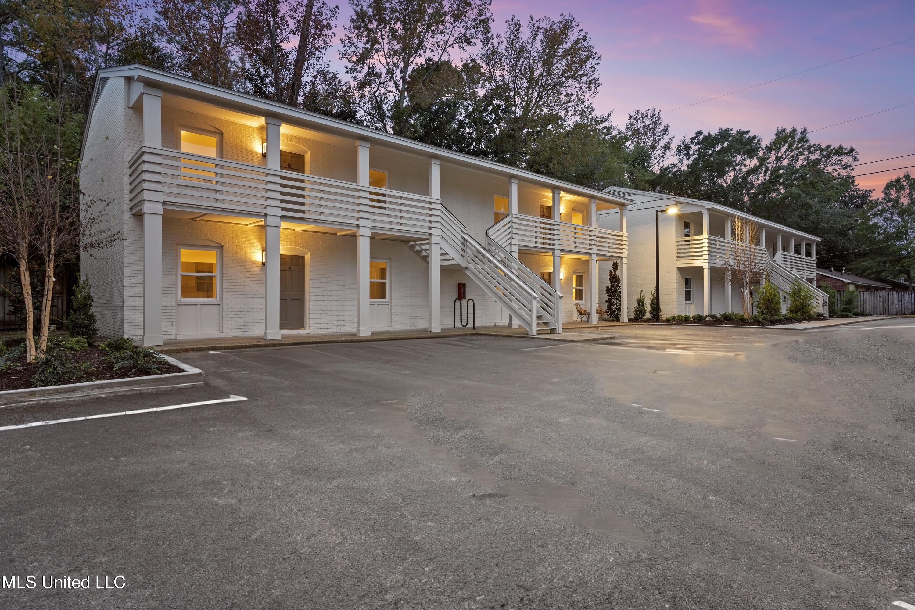 114 Ethel Circle, 3