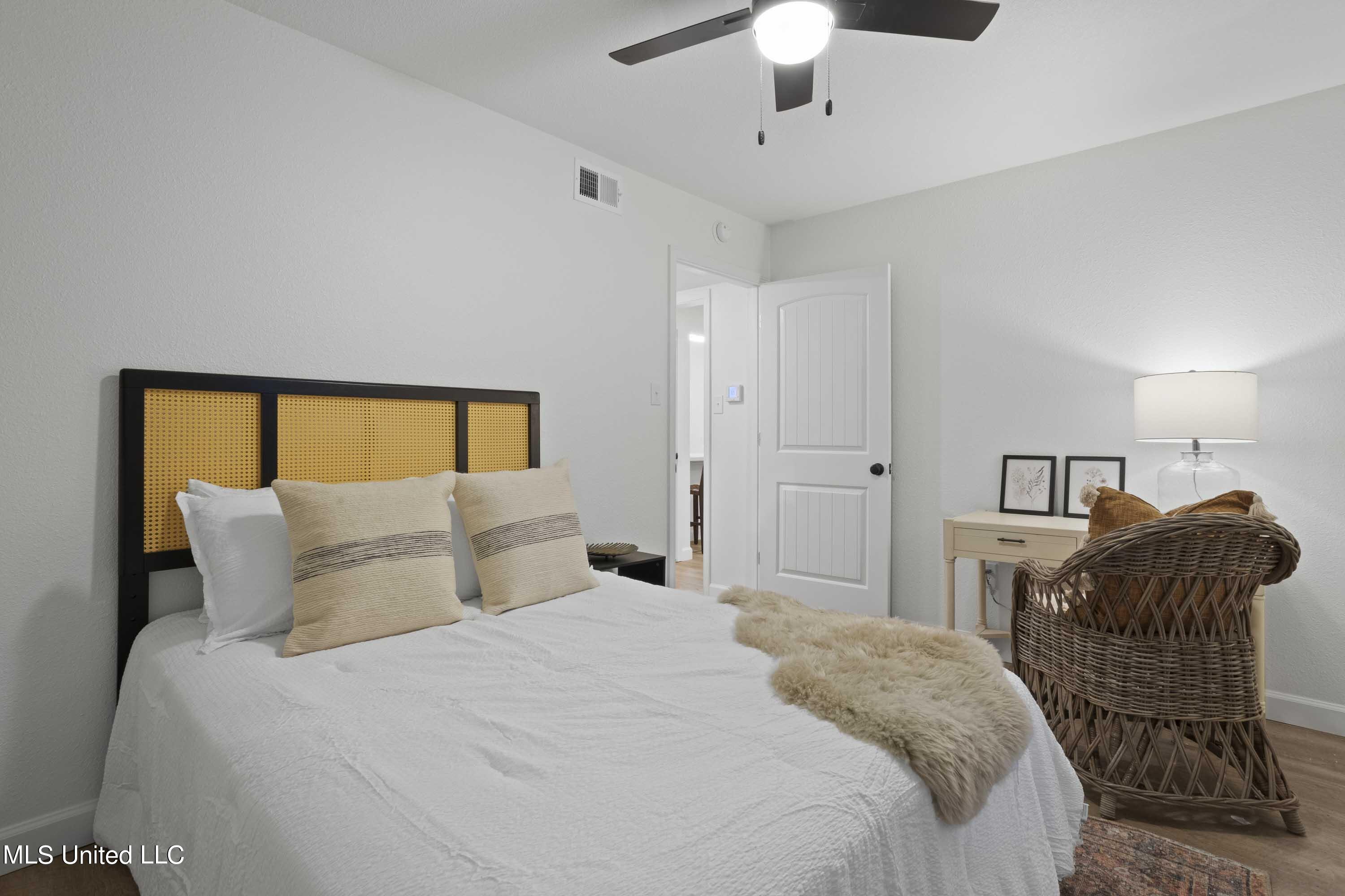 114 Ethel Circle, 3