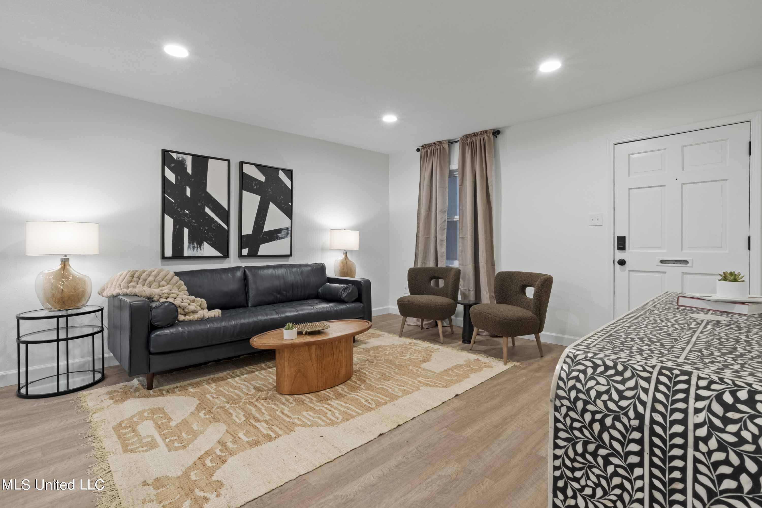 114 Ethel Circle, 3