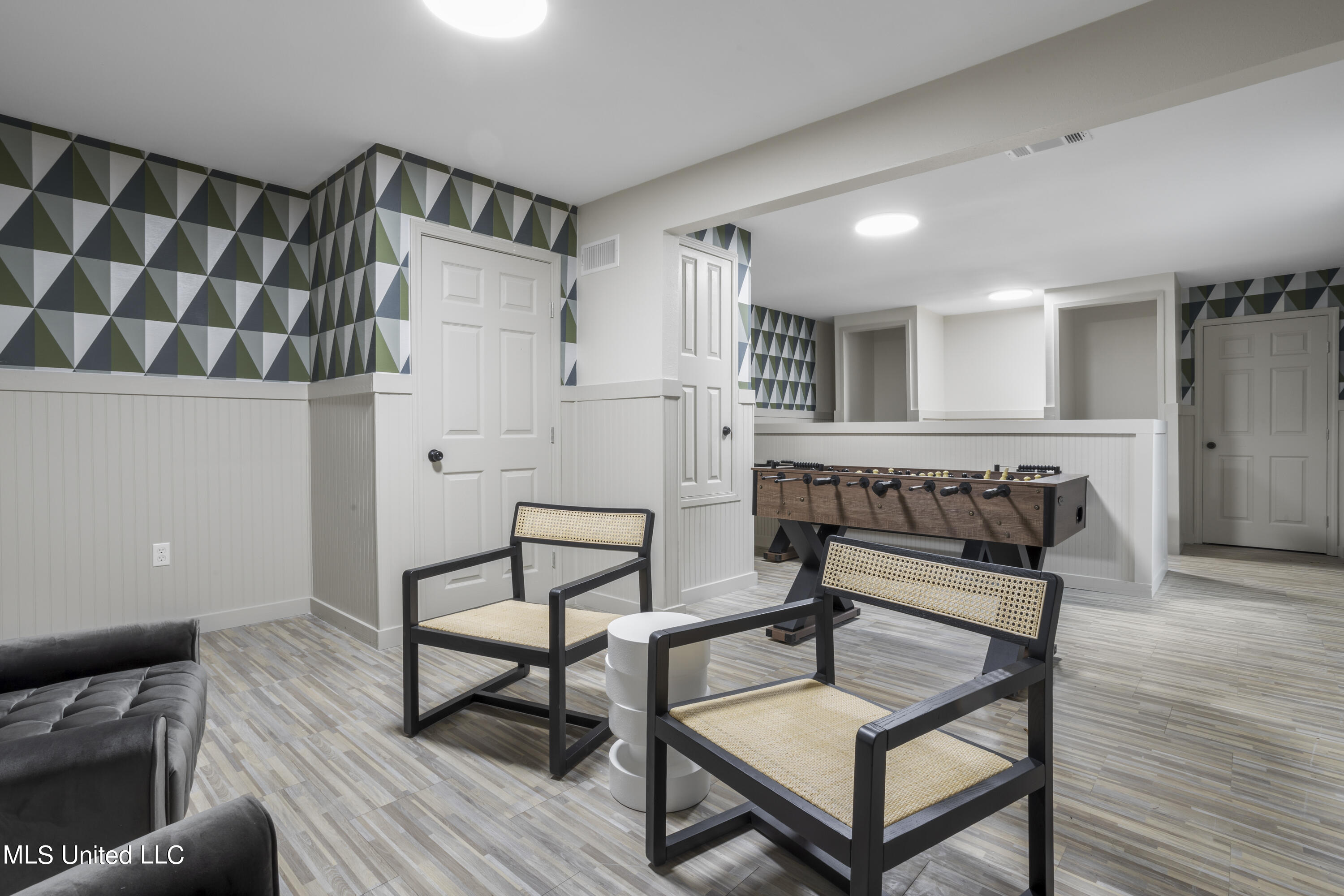 114 Ethel Circle, 3