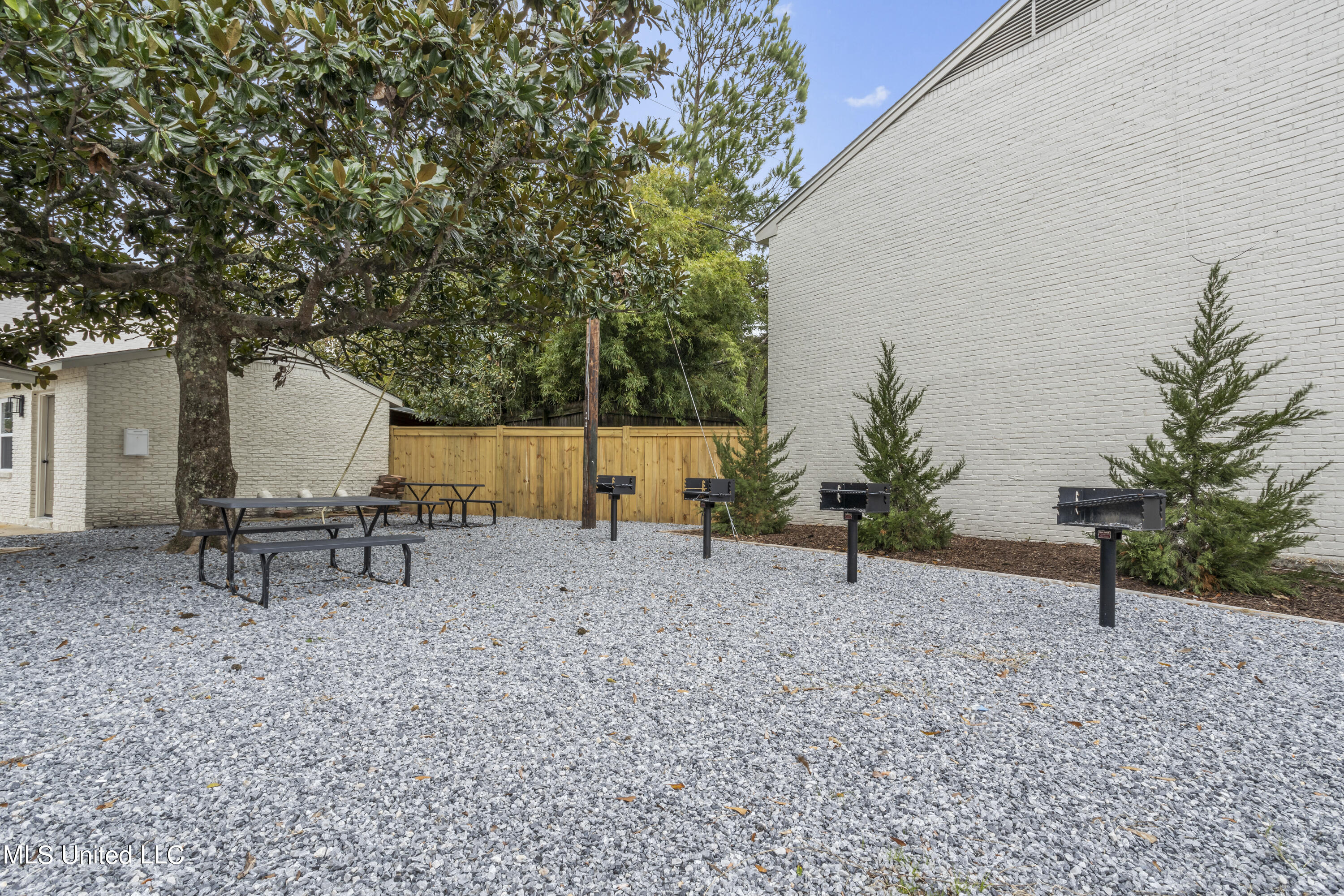 114 Ethel Circle, 3