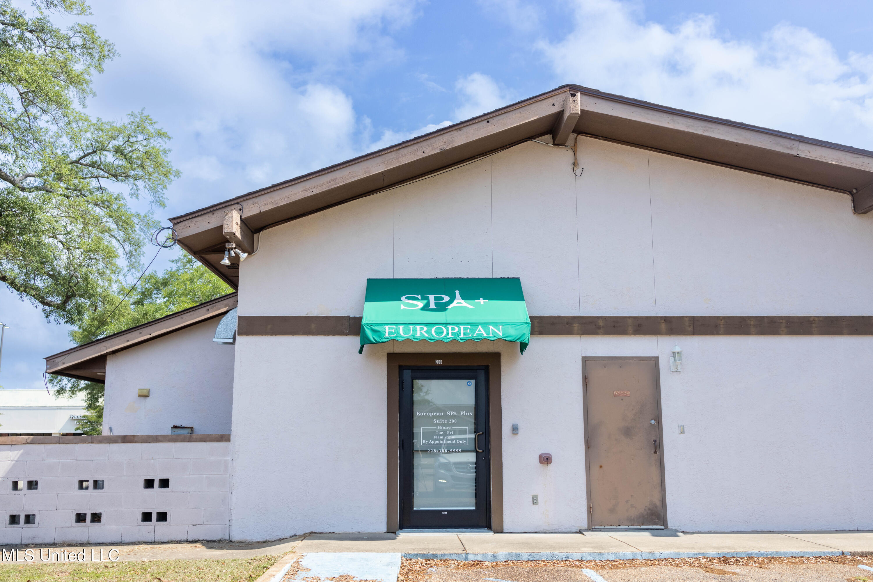 2356 Pass Road, 200