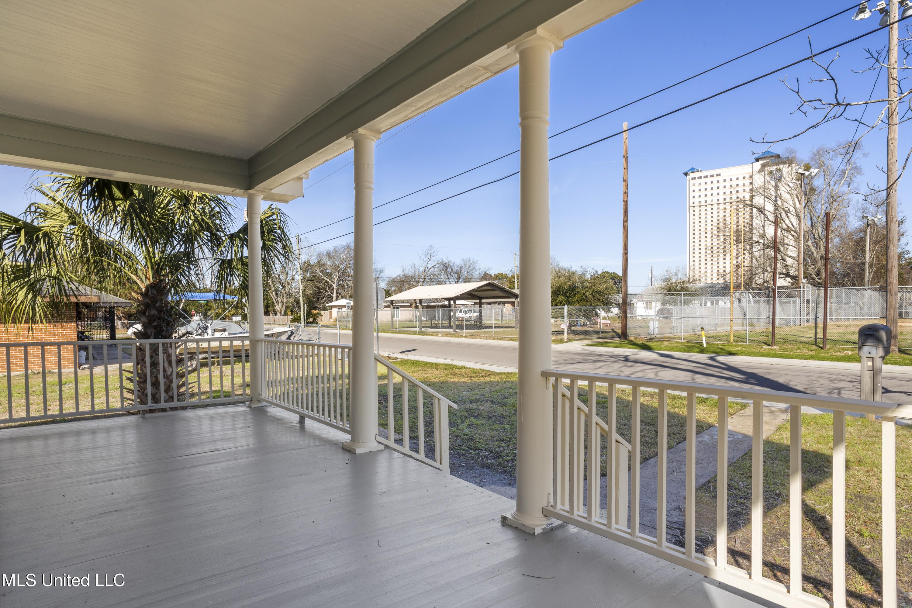 805 Elder Street