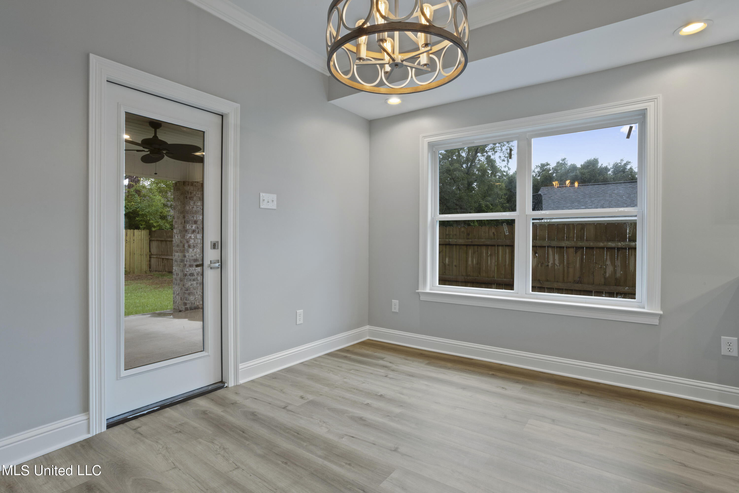 8720 Live Oak Street