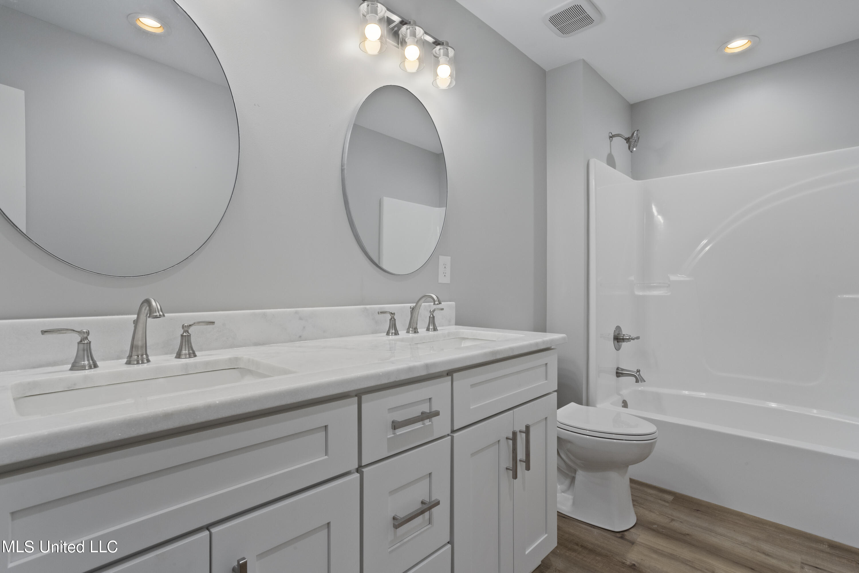 8720 Live Oak Street